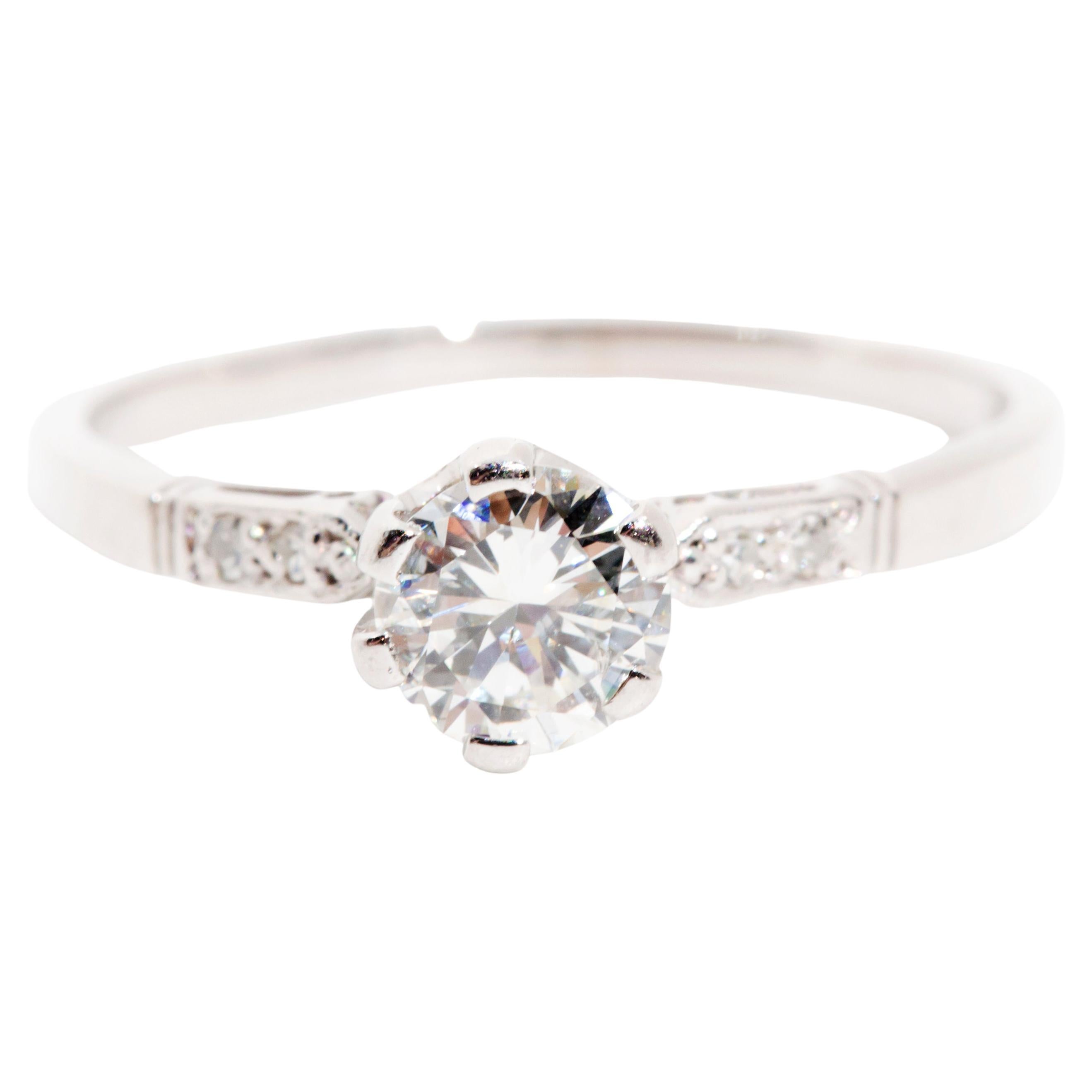 0.90 Carat Brilliant Diamond Vintage Engagement Ring in 18 Carat White Gold For Sale
