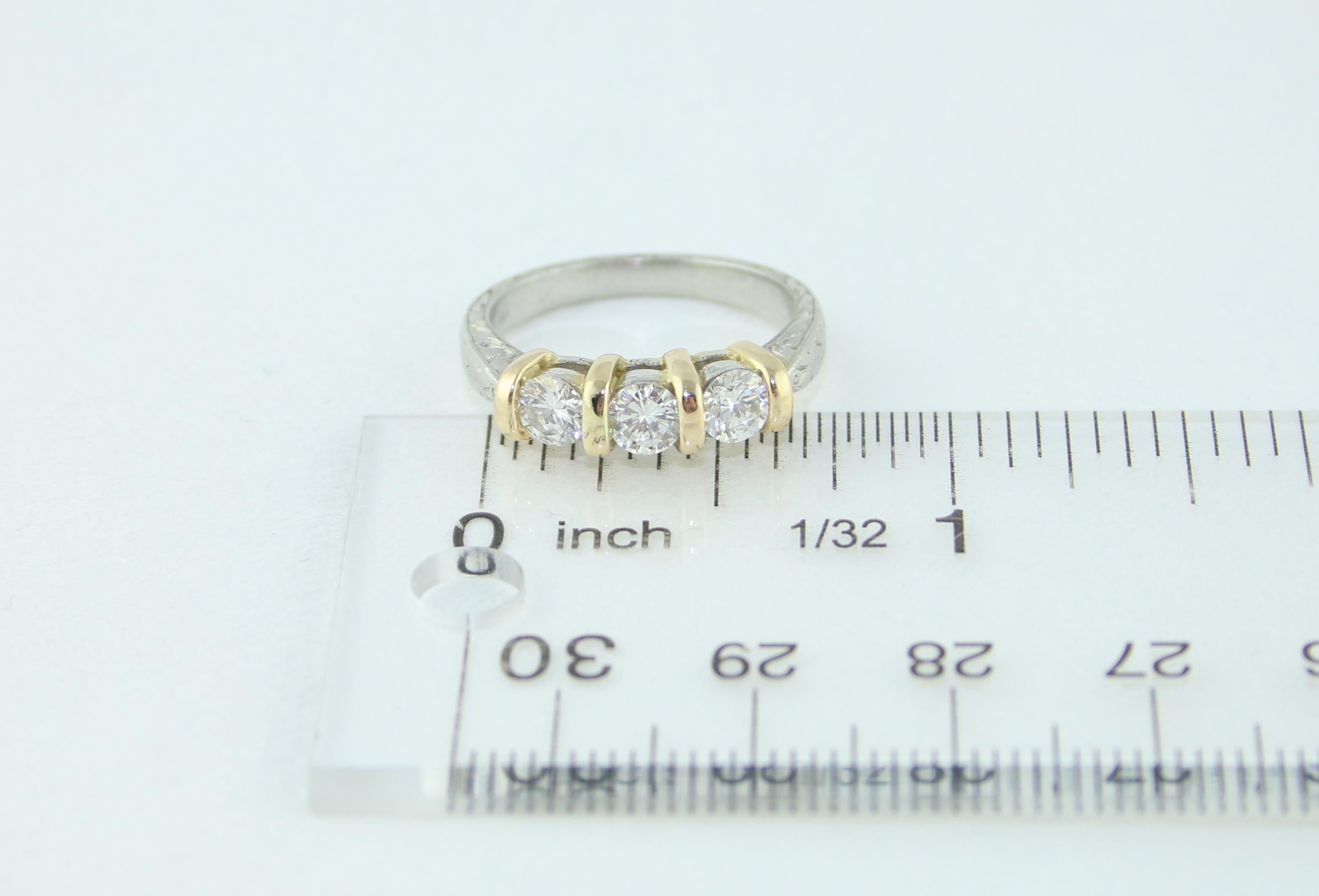 Women's 0.90 Carat Diamond Carved Filigree Design Three-Stone Gold Ring For Sale