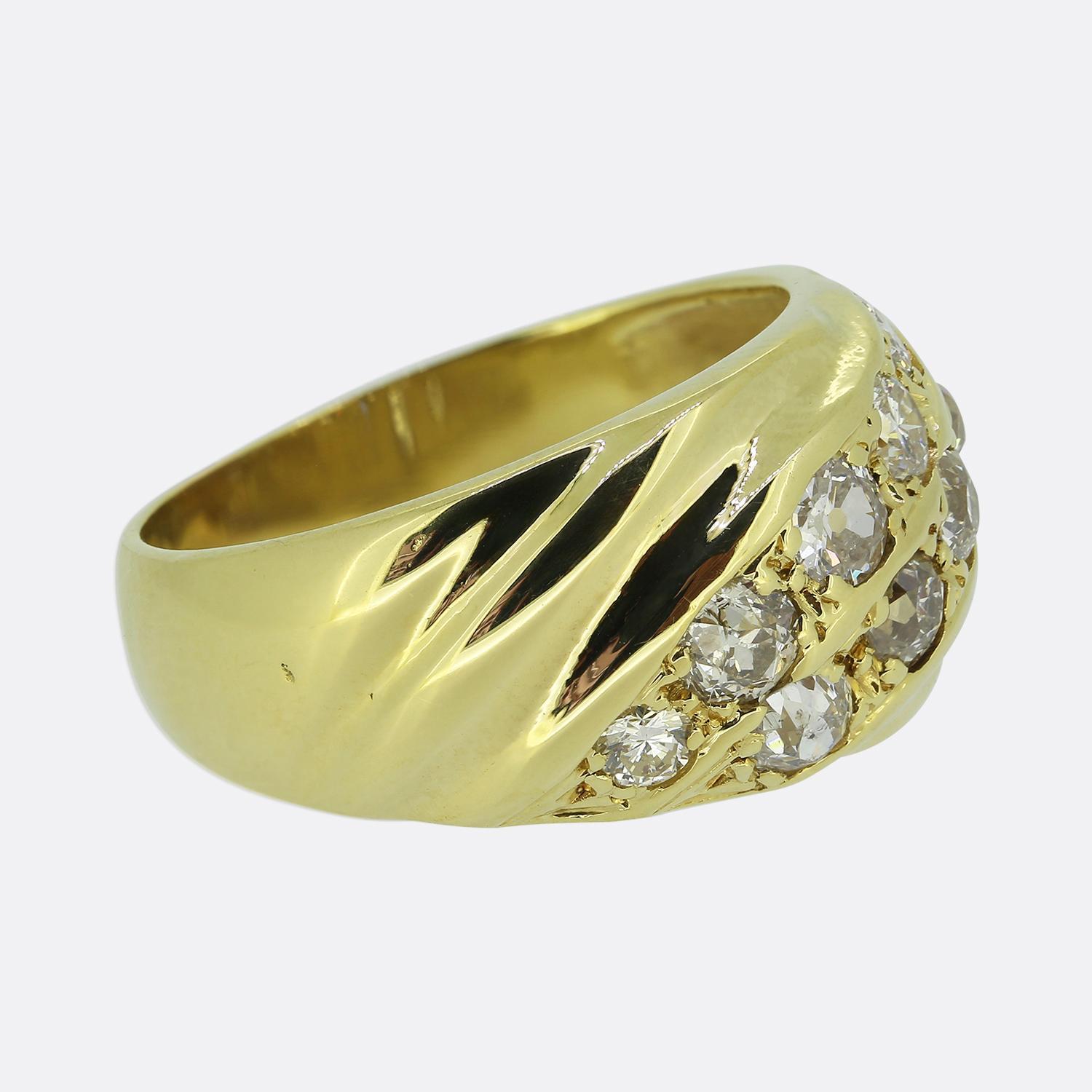 0,90 Karat Diamant Cluster Wide Band Ring (Alteuropäischer Brillantschliff) im Angebot