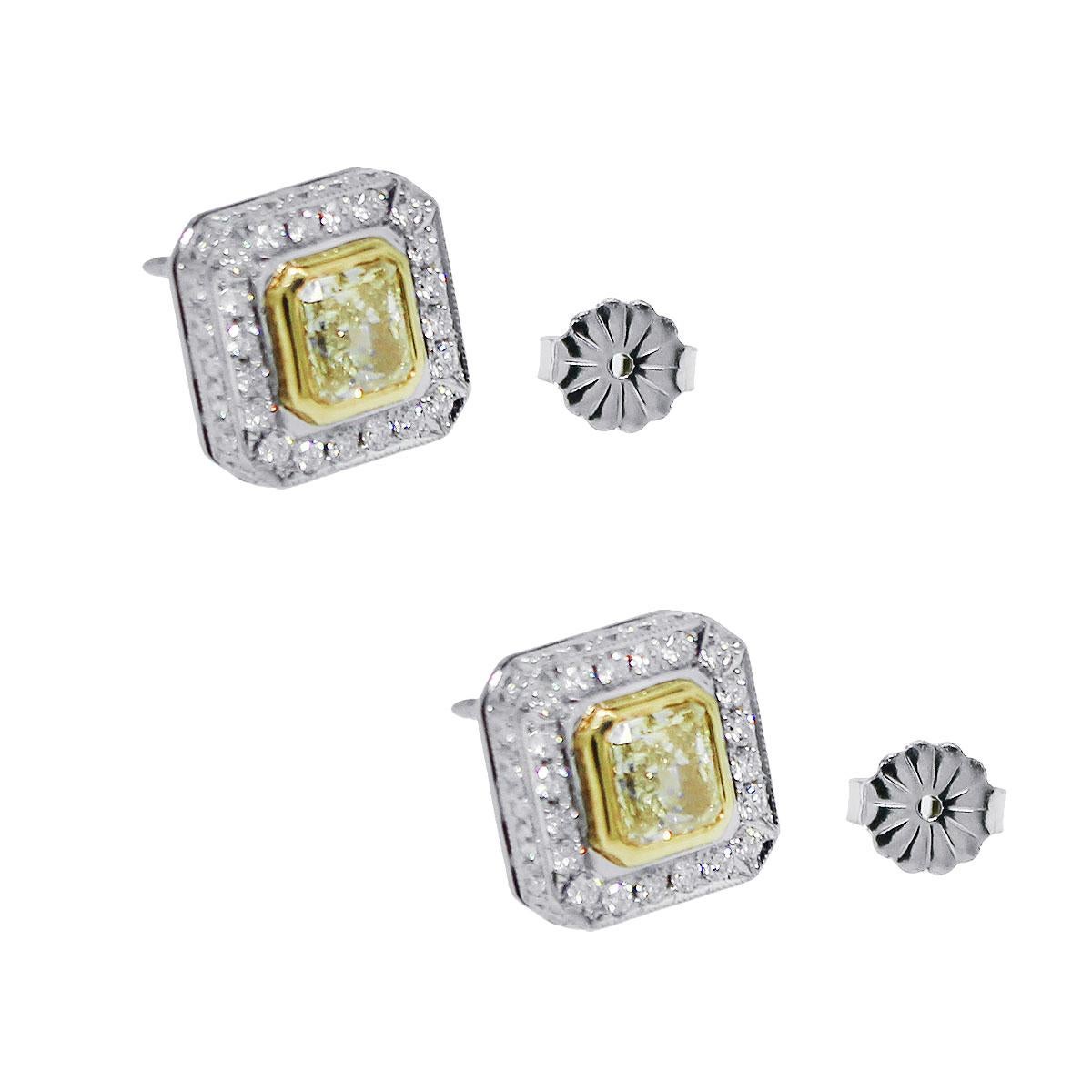 Material: 18k Two Tone Gold
Diamond Details: Approximately 0.90ctw yellow diamonds and 0.60ctw white diamonds. Total 1.50ctw. Diamonds are H in color and SI in clarity.
Clasps: Post Friction backs
Total Weight: 7.3g (4.7dwt)
Measurements: 0.43