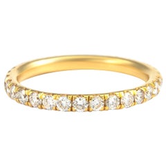 Alianza de diamantes de 0,90 quilates en oro amarillo de 18 quilates