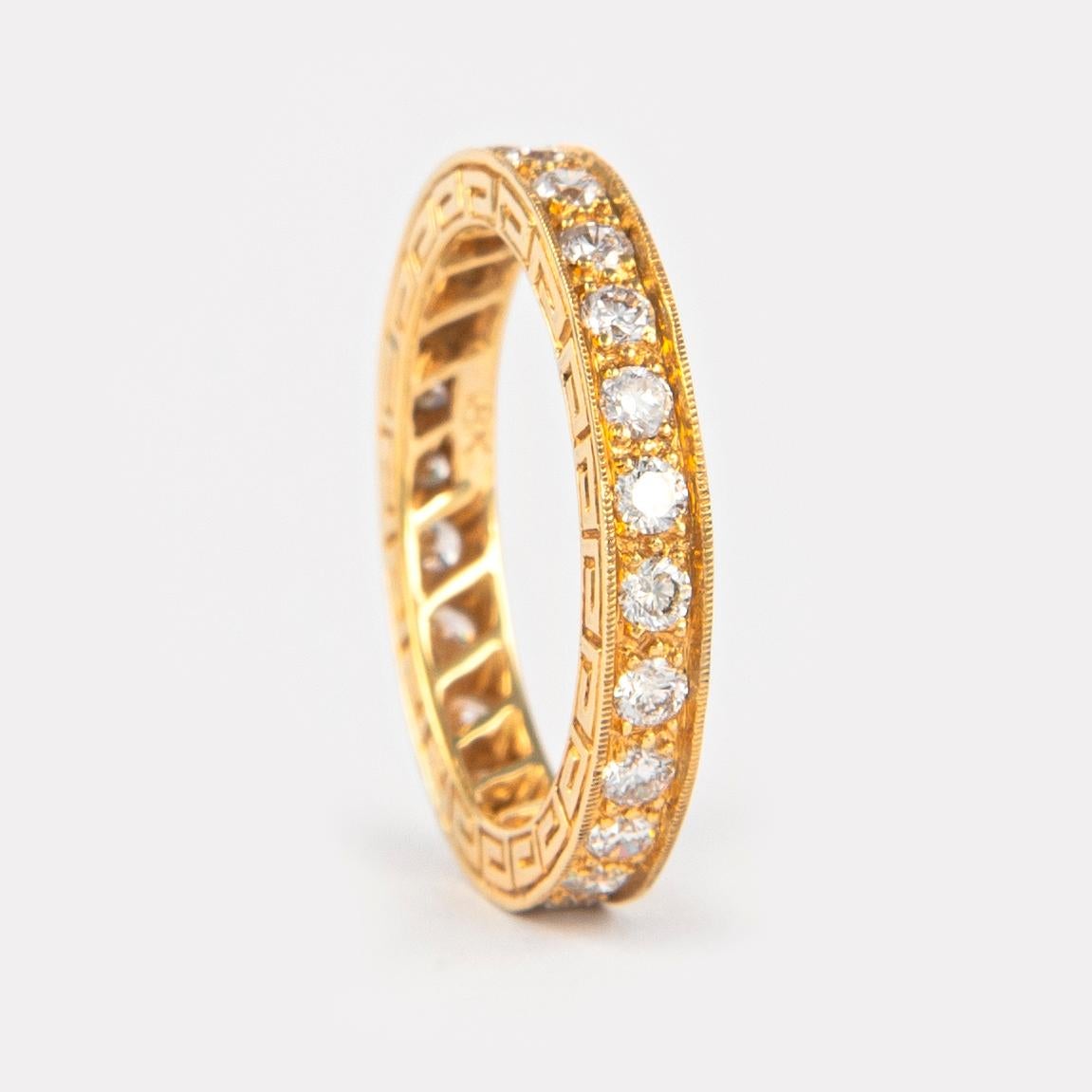 Taille ronde Alexander Beverly Hills, bague d'éternité en or jaune 18 carats avec diamants de 0,90 carat en vente