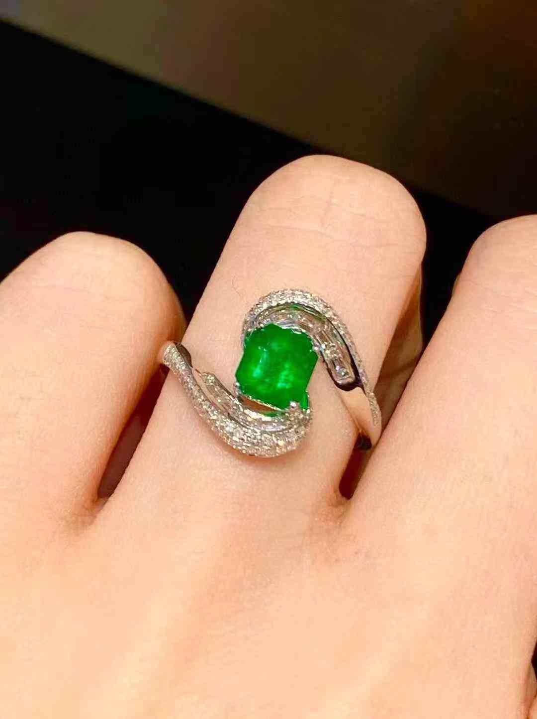 0.90 Carat Emerald and 0.33 Carat Diamond Ring in 18K White Gold For Sale