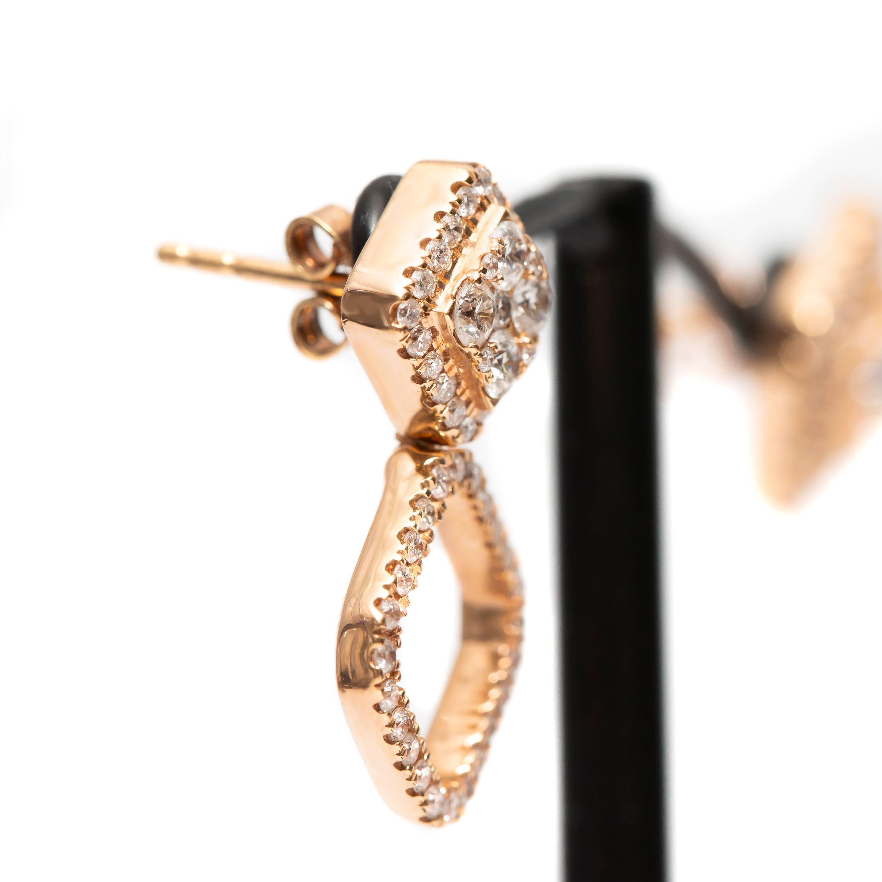 0,90 Karat Fancy austauschbare quadratische Cluster-Ohrringe aus 18 Karat Gold mit Diamanten (Moderne) im Angebot