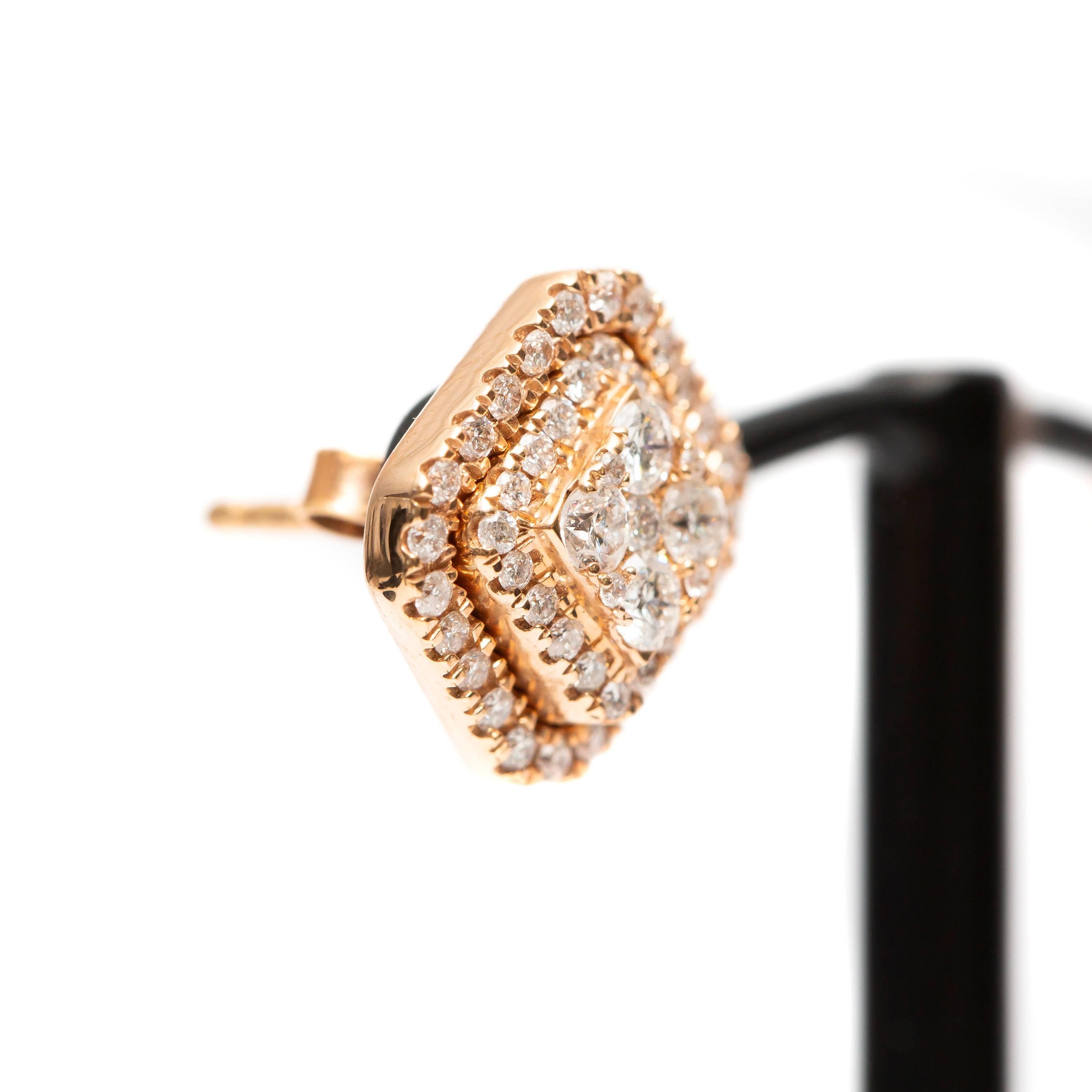 0,90 Karat Fancy austauschbare quadratische Cluster-Ohrringe aus 18 Karat Gold mit Diamanten (Rundschliff) im Angebot