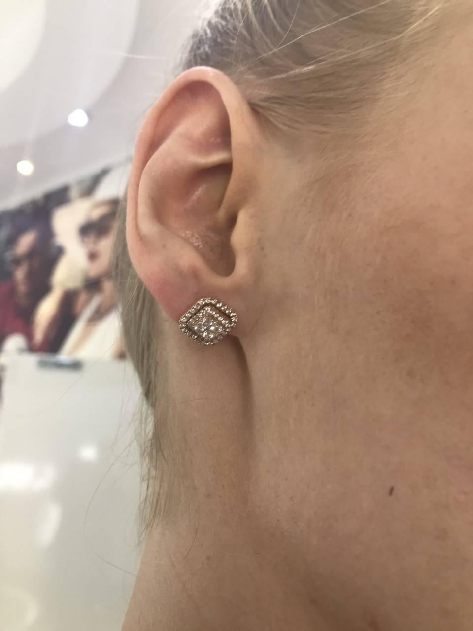 0.90 Carat Fancy Changeable Square Cluster Drop 18 Karat Gold Diamond Earrings In New Condition For Sale In London, GB