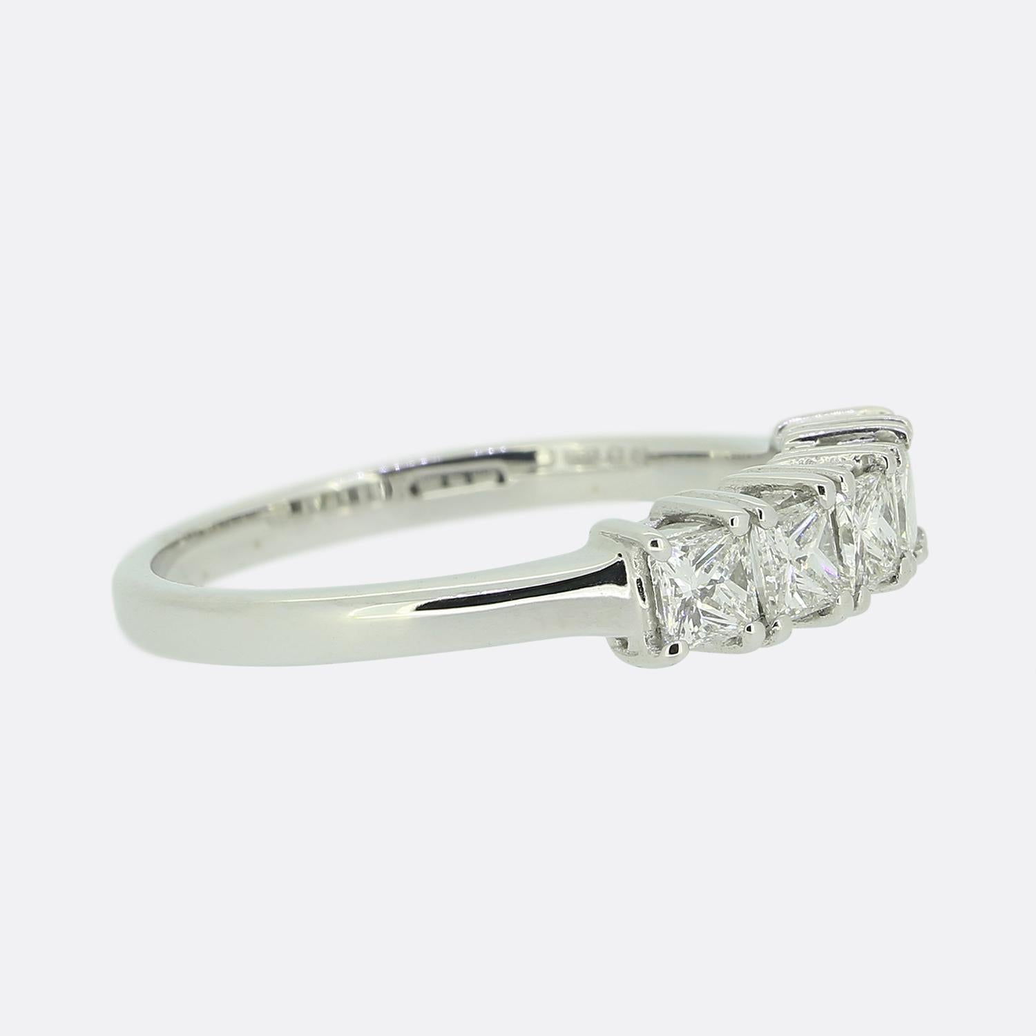 Taglio princess Anello con cinque pietre di diamante da 0,90 carati in vendita