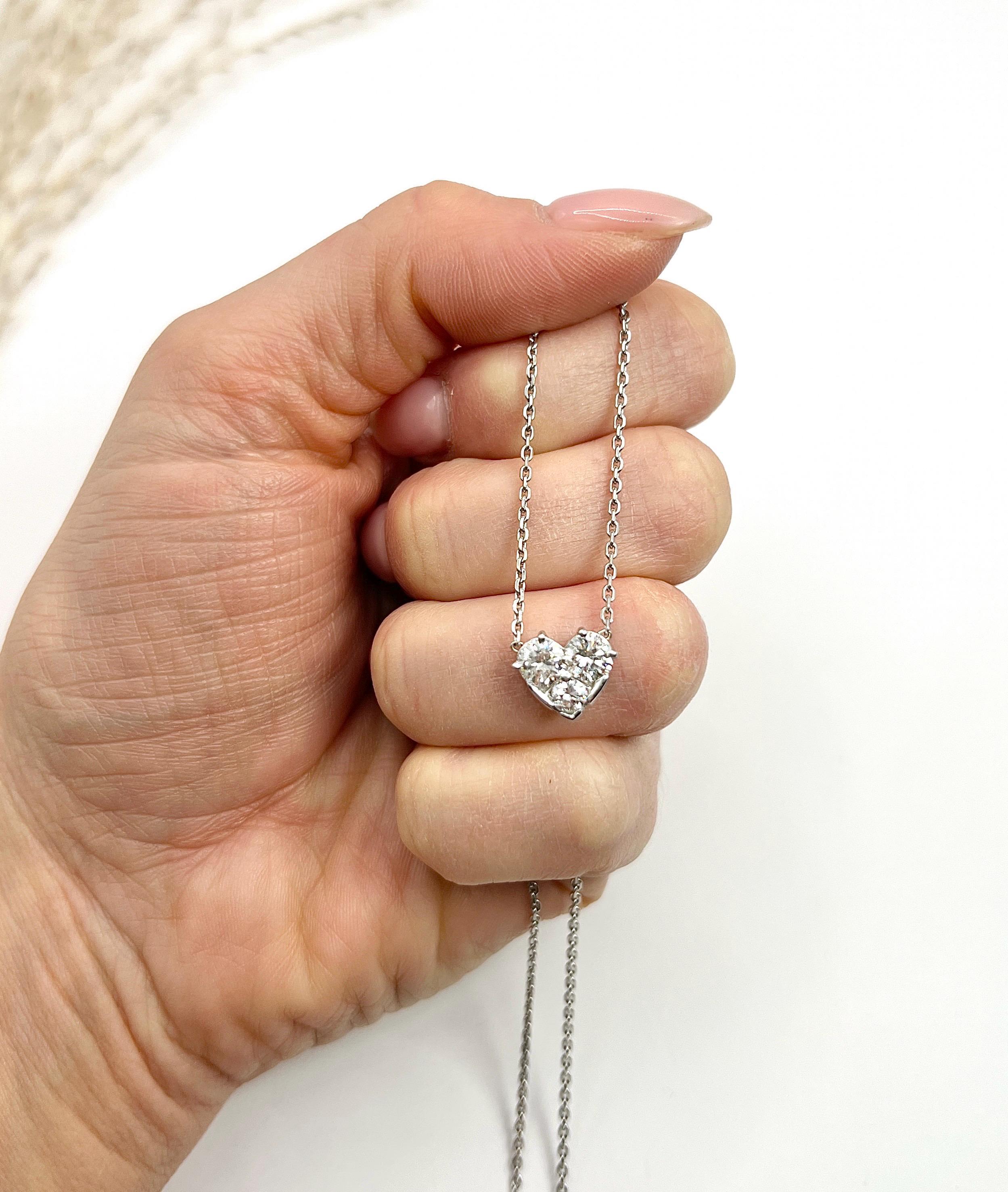 Collana con ciondolo a forma di cuore con diamante francese da 0,90 carati e catena a catena in oro bianco 18 ct. in vendita 3