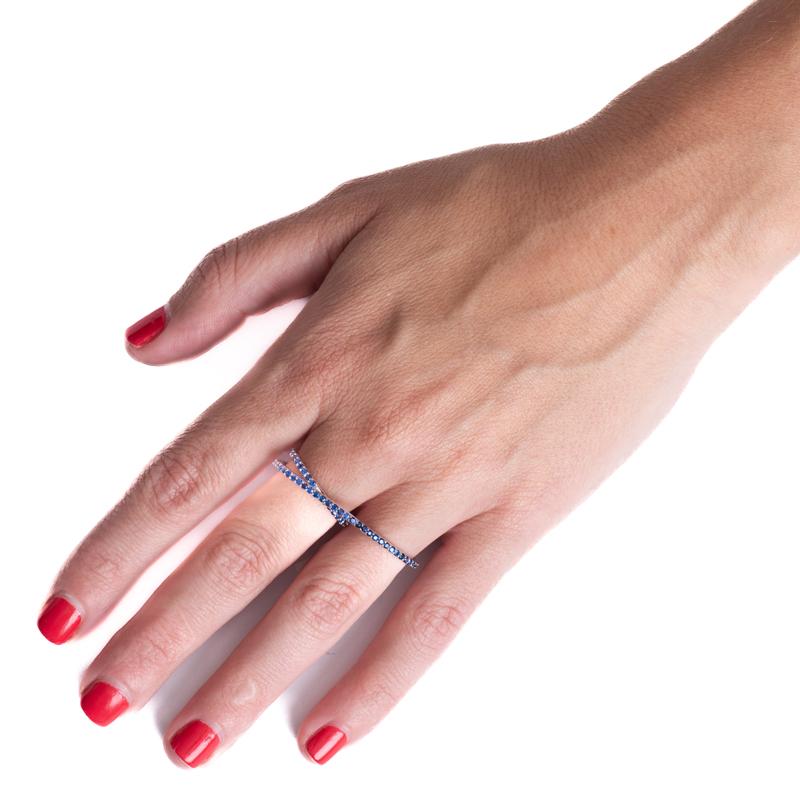 0,90 Karat Mehrfinger-Ring mit blauem Saphir (Moderne) im Angebot