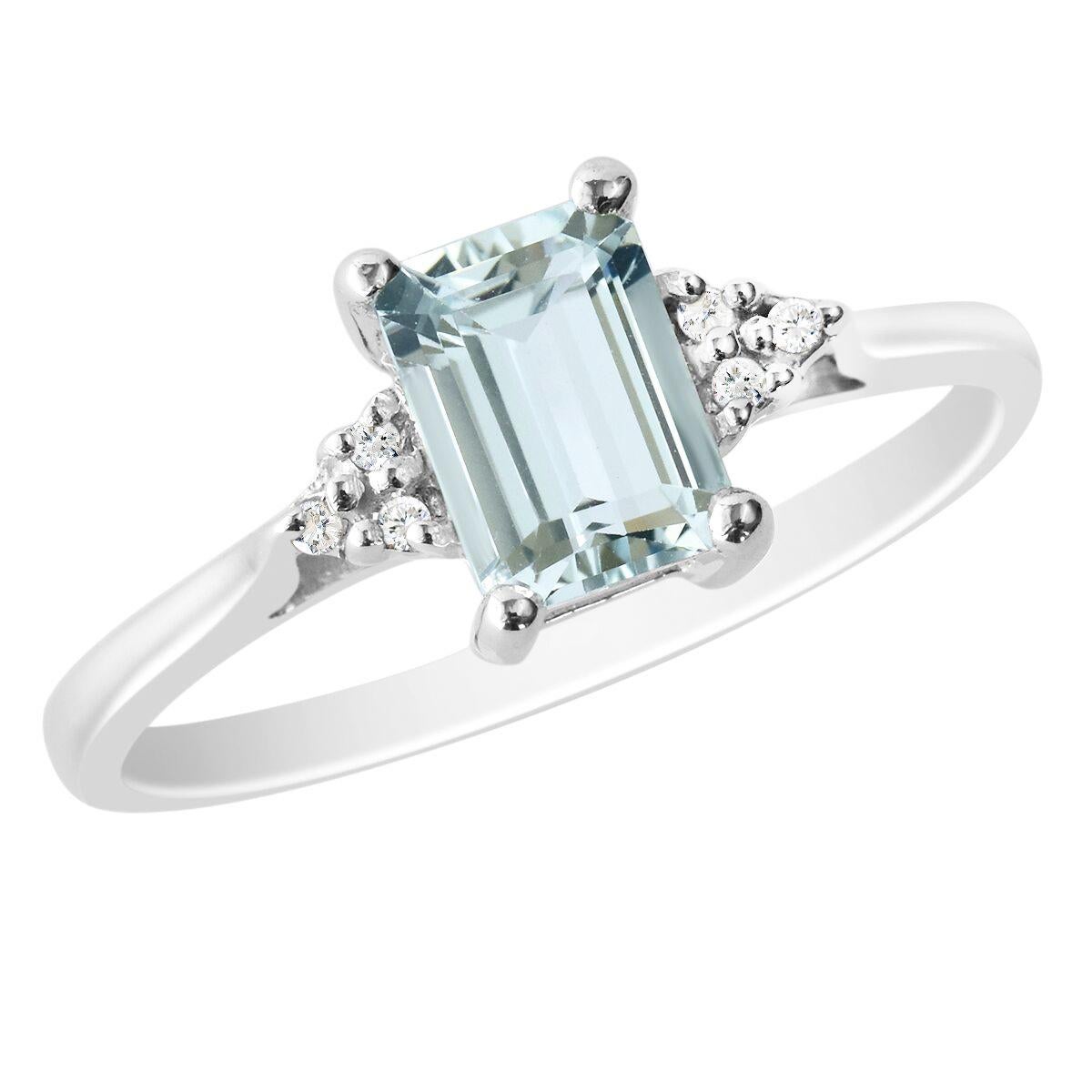 Contemporary 0.90 Carat Natural Emerald Cut Aquamarine Ring Solid White Gold with 6 Diamonds