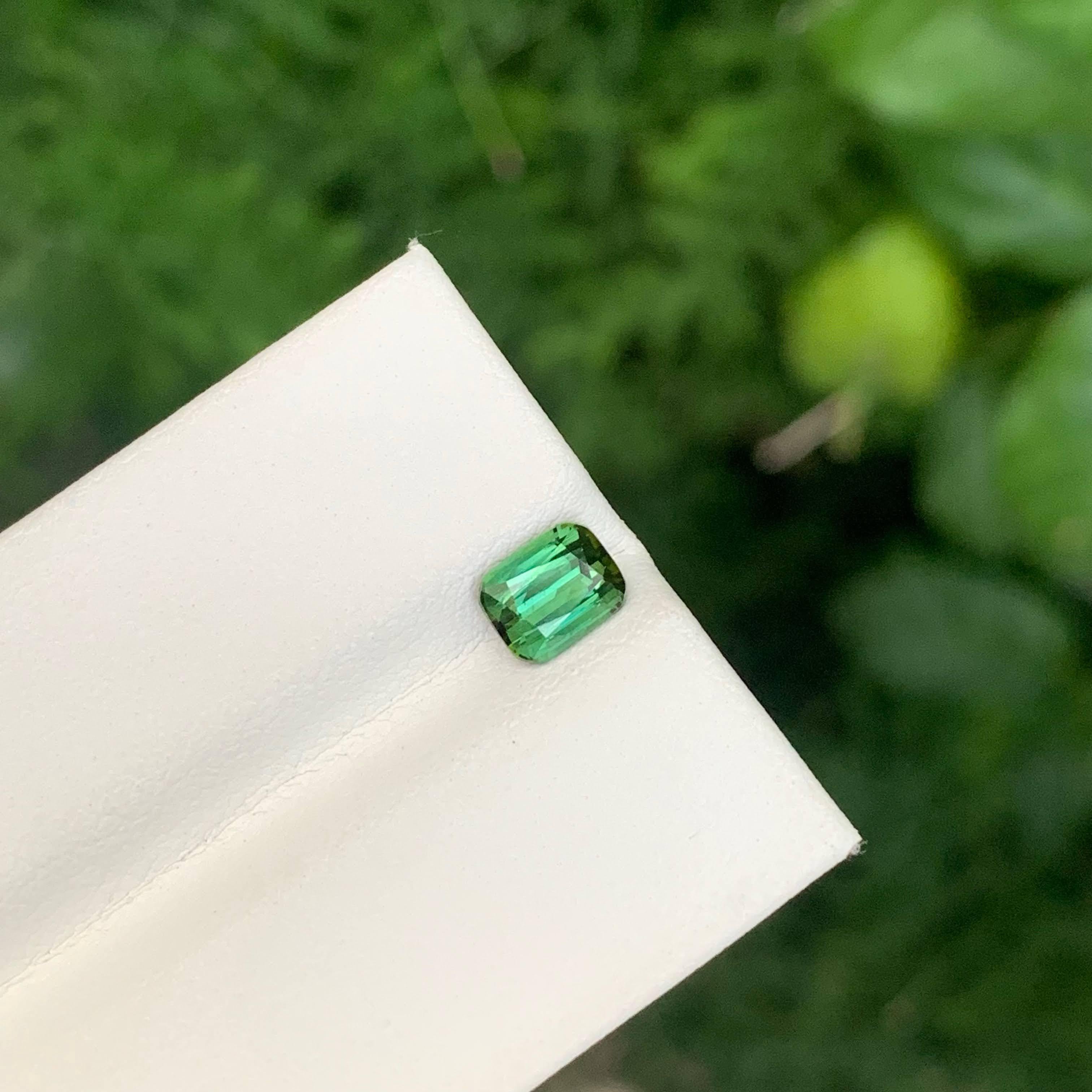 0.90 Carat Natural Loose Mint Green Tourmaline Stone Cushion Cut Afghan Gemstone (pierre précieuse afghane) Neuf - En vente à Bangkok, TH