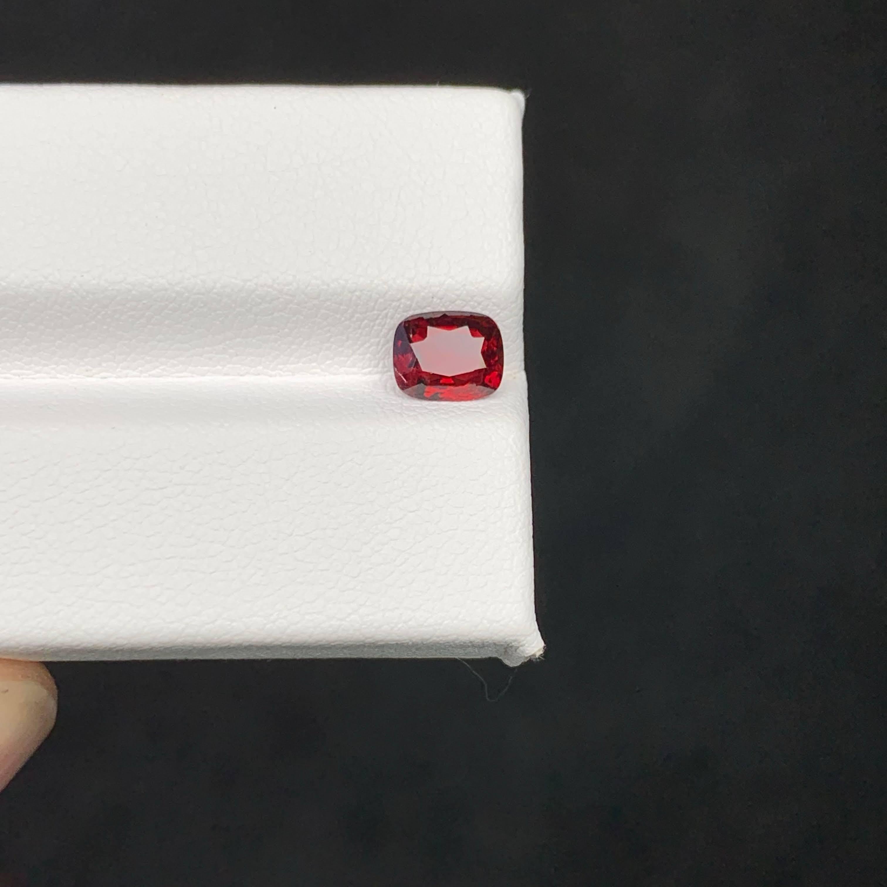 0.90 Carat Natural Loose Red Spinel Stone Cushion Cut Burmese Gemstone In New Condition For Sale In Bangkok, TH