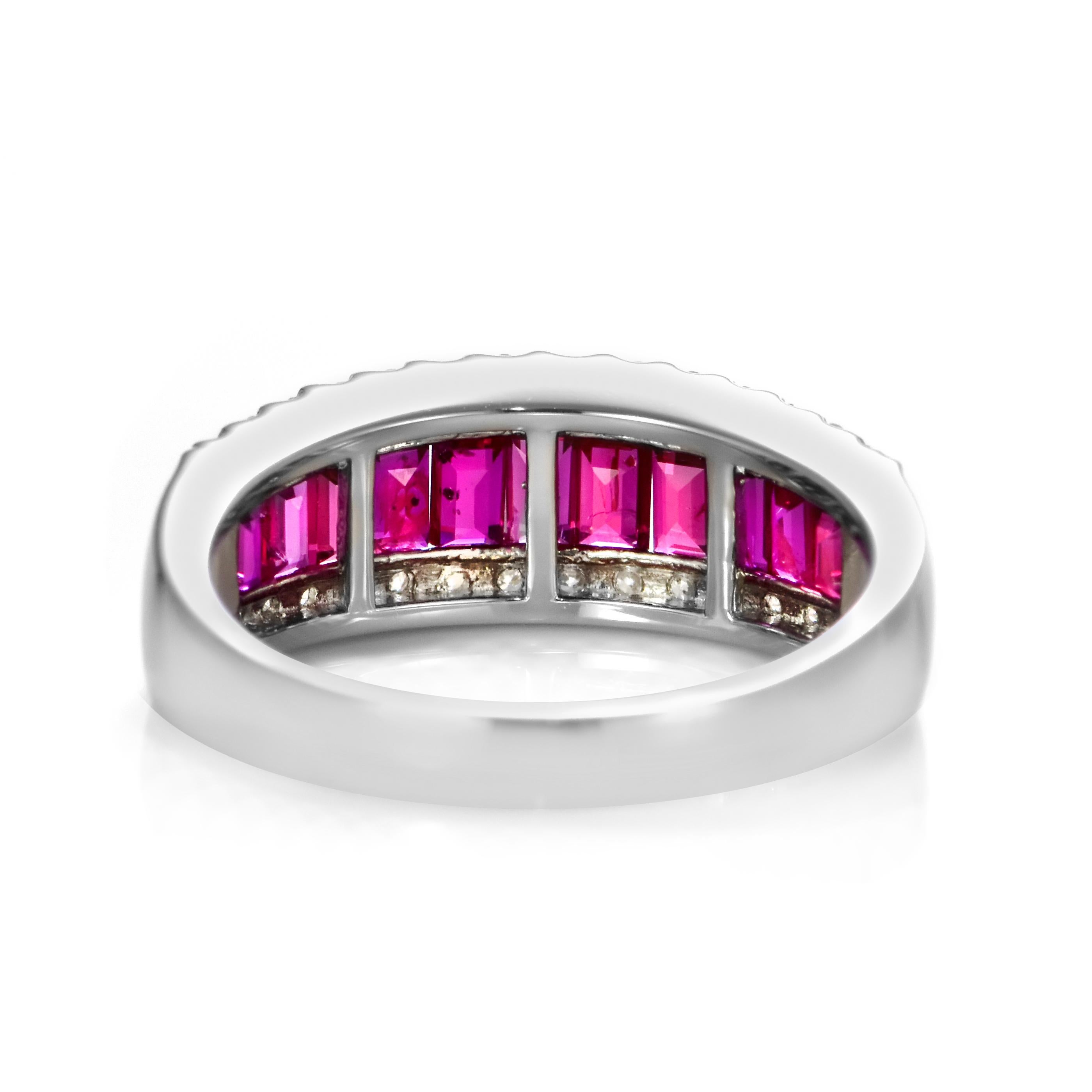 Bague en platine avec rubis et diamants de 0,90 carat naturels non traités/échauffés Pour femmes en vente
