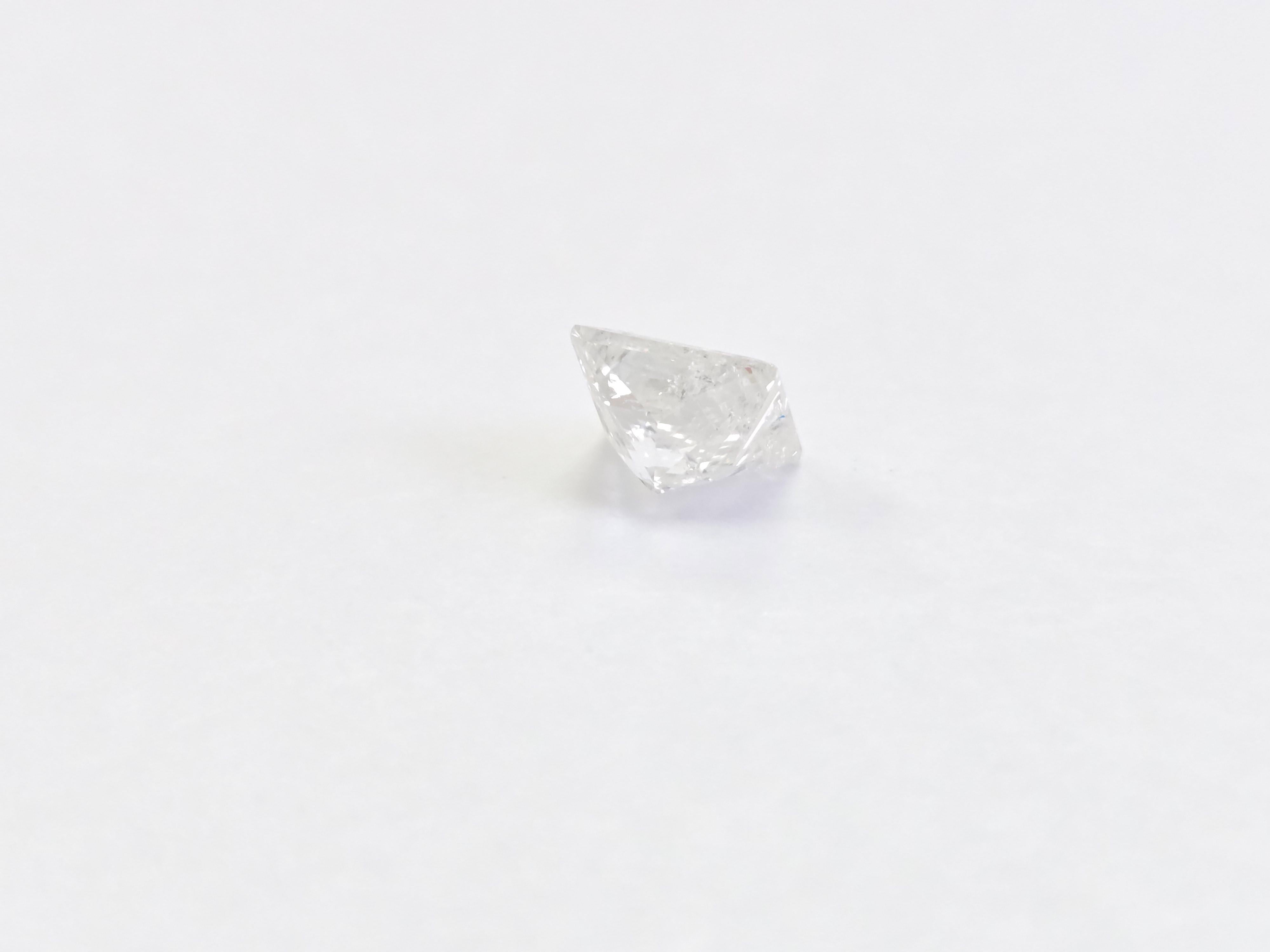 0.90 Carat Princess Shape Natural Loose Diamond In New Condition For Sale In Great Neck Plaza, NY
