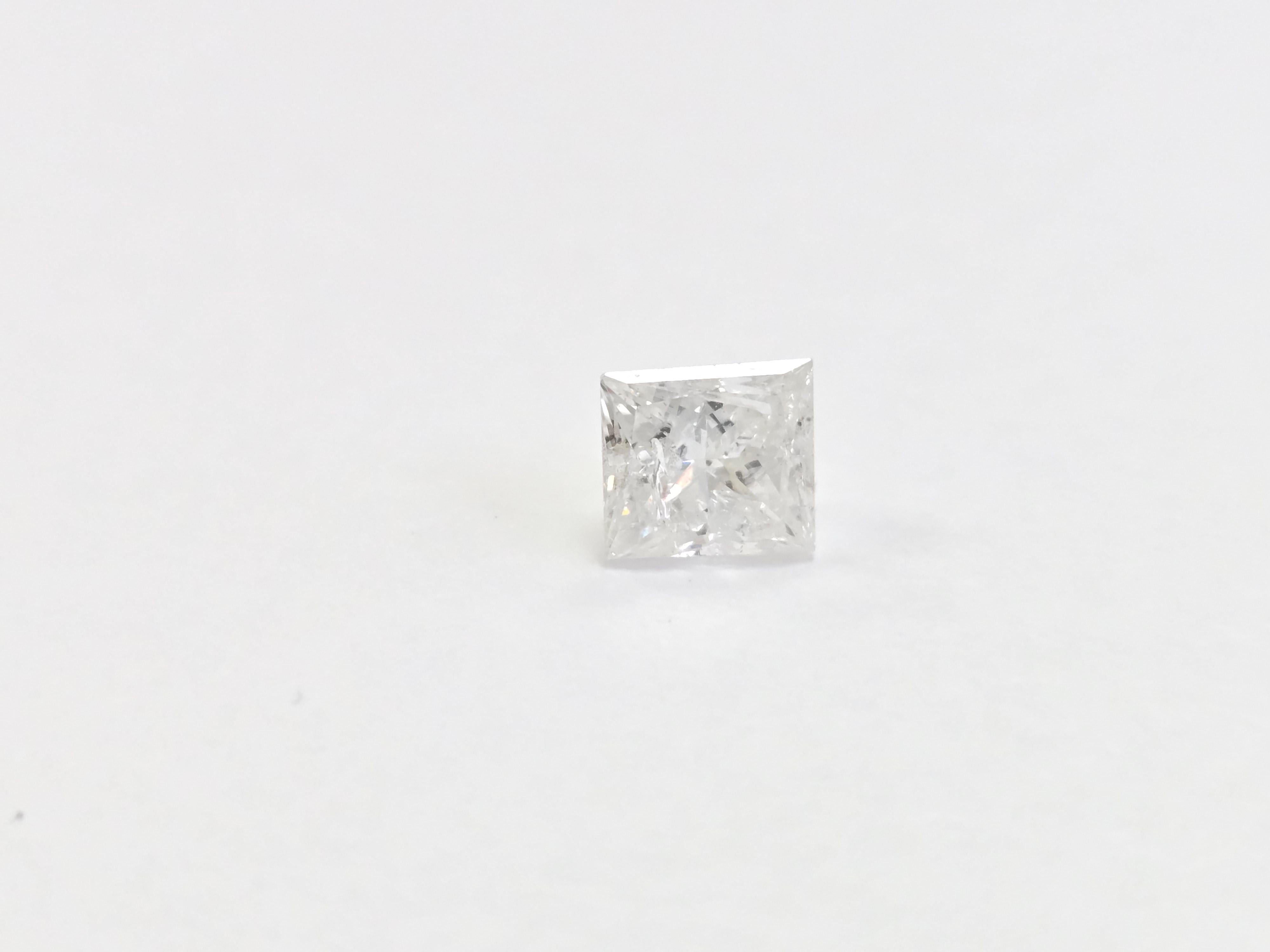 Women's or Men's 0.90 Carat Princess Shape Natural Loose Diamond For Sale
