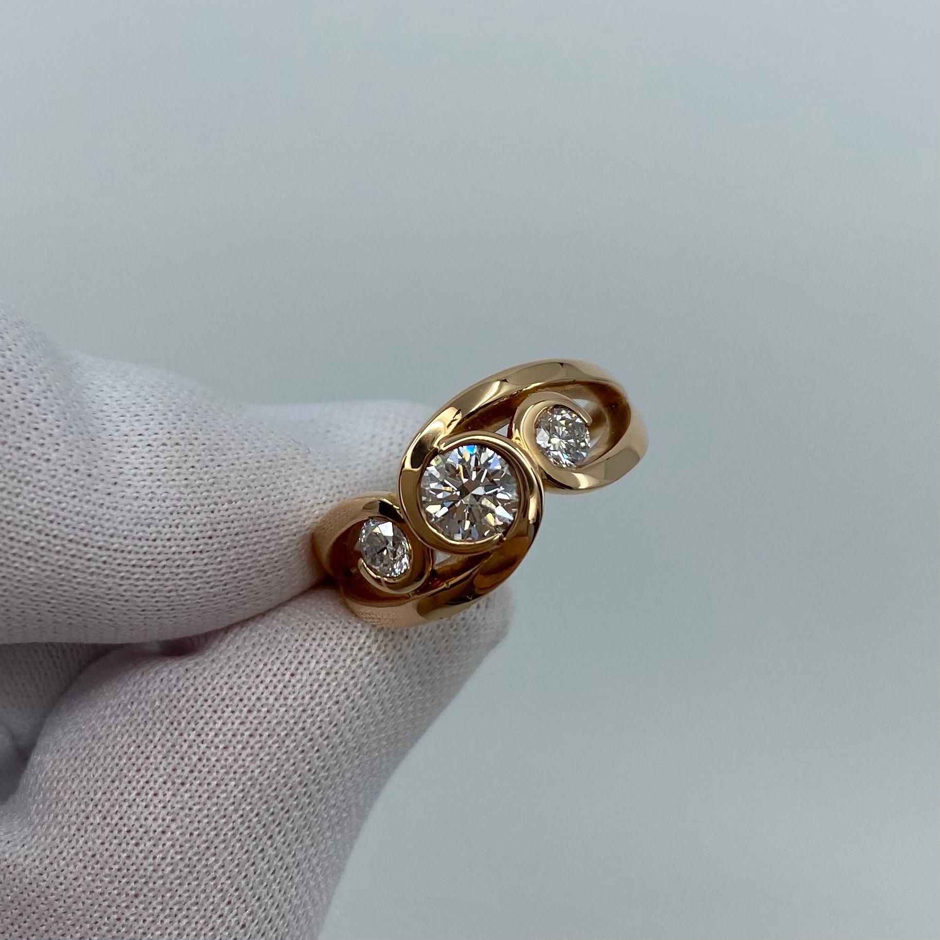 0.90 Carat Rose Gold 18 Karat Diamond Three-Stone Trilogy Swirl Scroll Ring For Sale 5