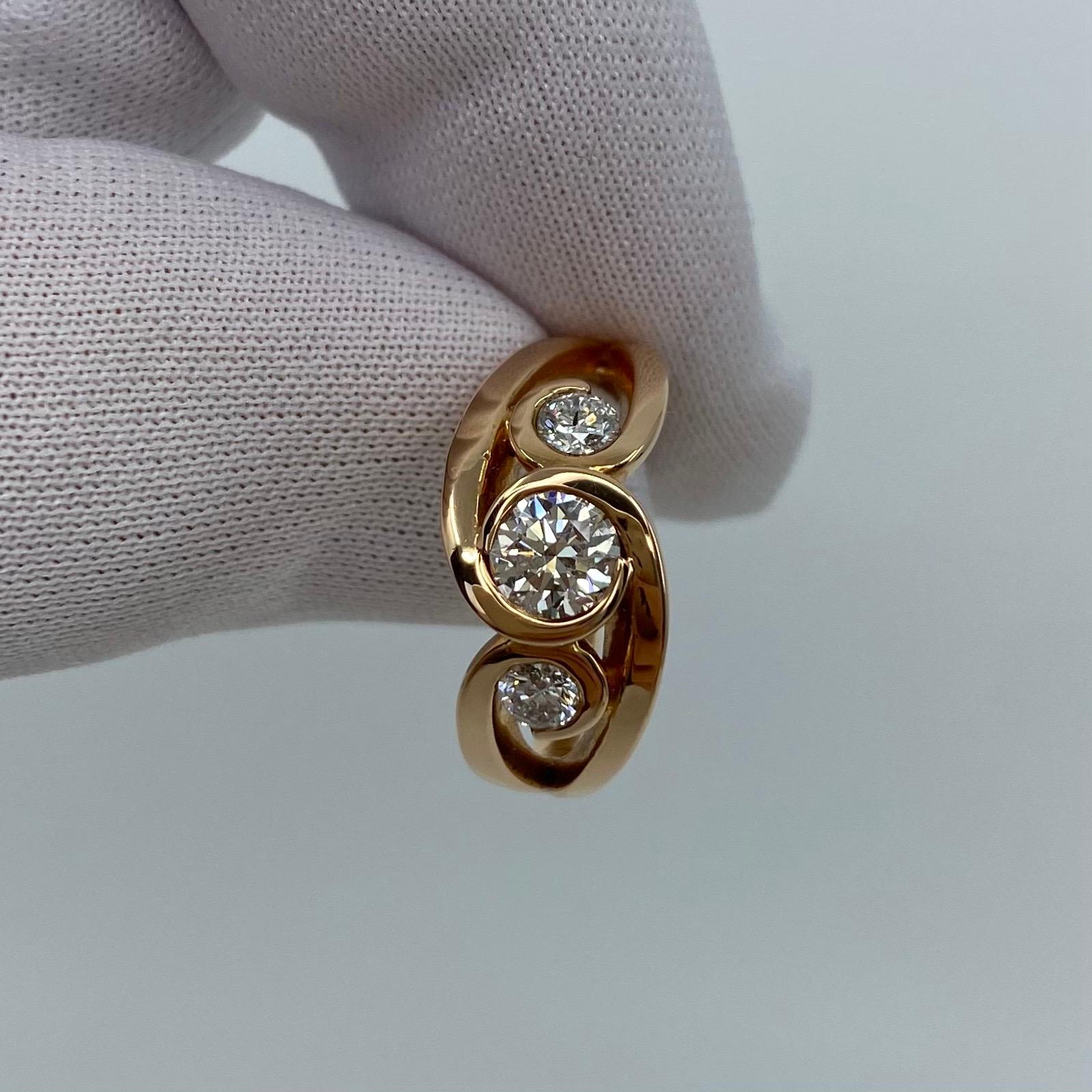 0.90 Carat Rose Gold 18 Karat Diamond Three-Stone Trilogy Swirl Scroll Ring For Sale 6