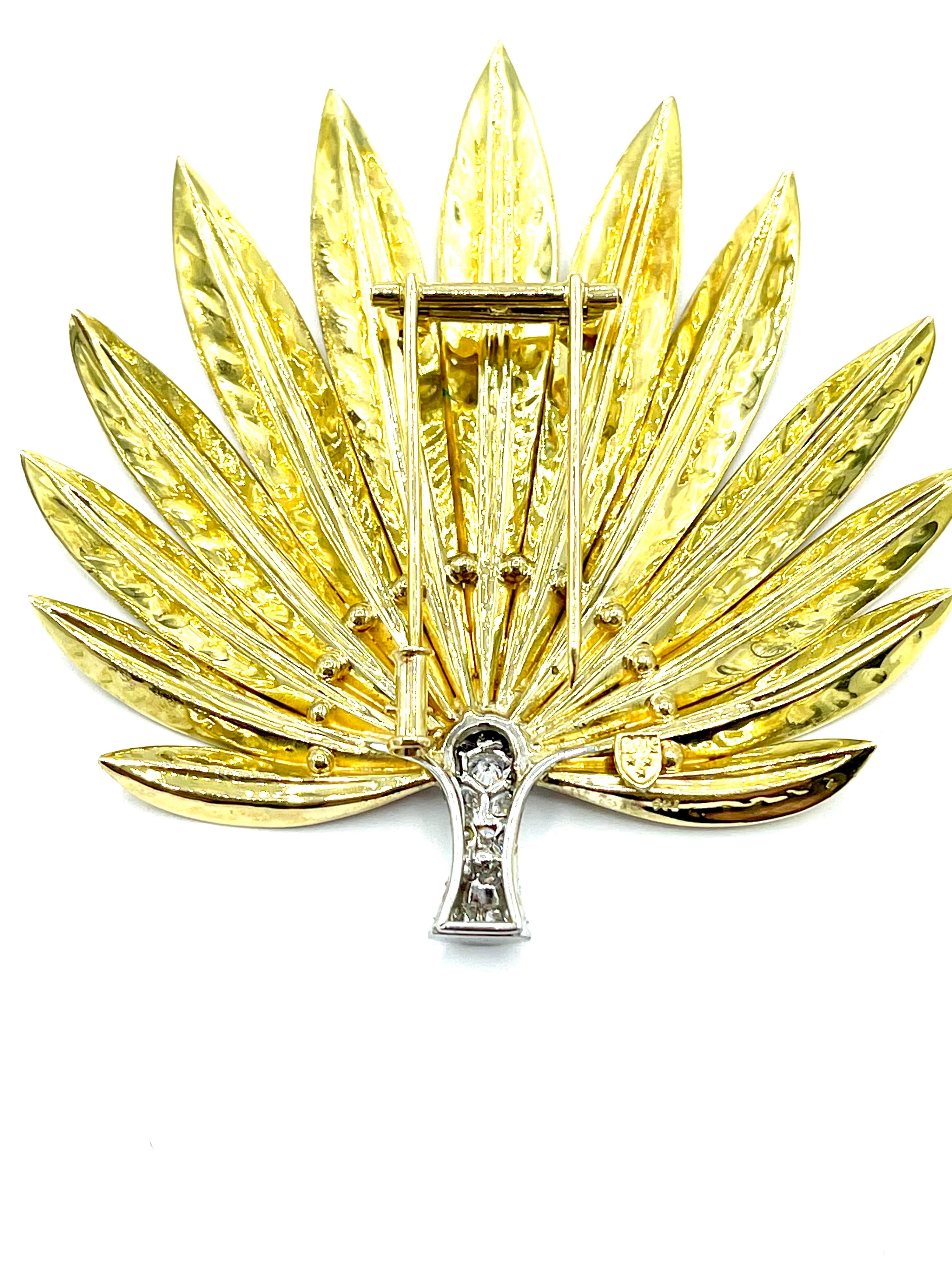 0.90 Carat Round Brilliant Diamond and 18K Gold & Platinum Feathered Fan Brooch For Sale 3