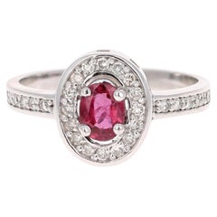 Bague en or blanc 14 carats avec diamants et rubis de 0,90 carat