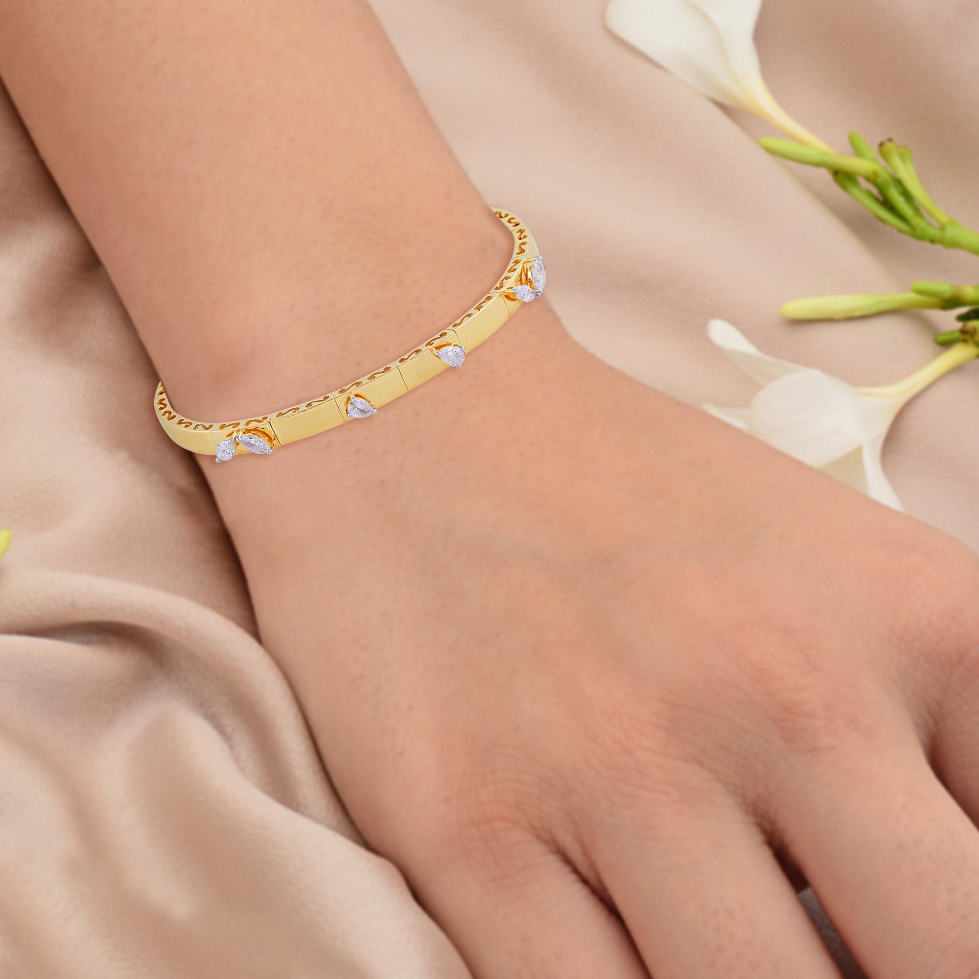 Bracelet manchette en or jaune 18 carats avec diamants taille poire marquise de 0,90 carat SI/HI en vente 1