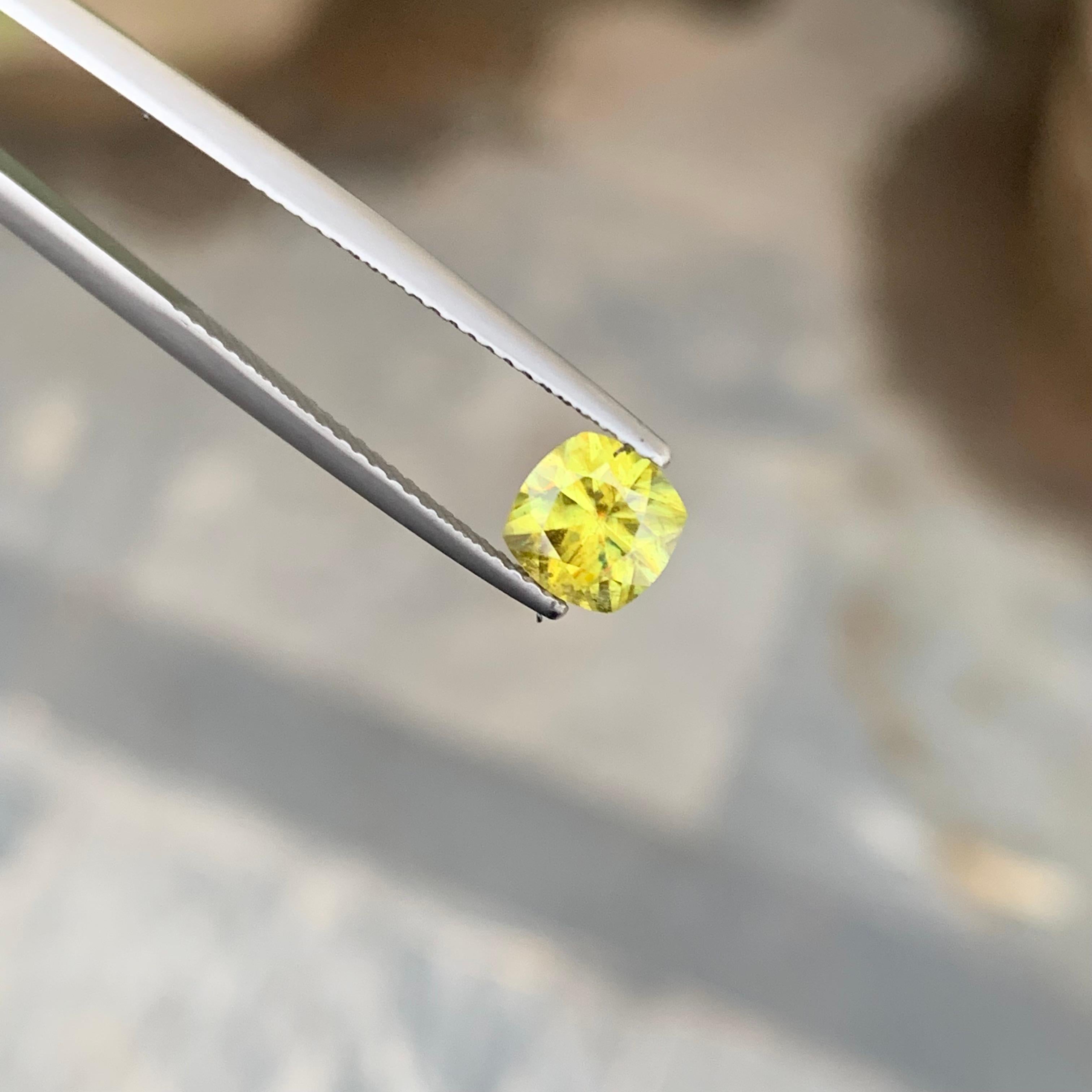 0.90 Carat Sparkling Loose Yellow Sphene Available for Jewelry Making For Sale 5