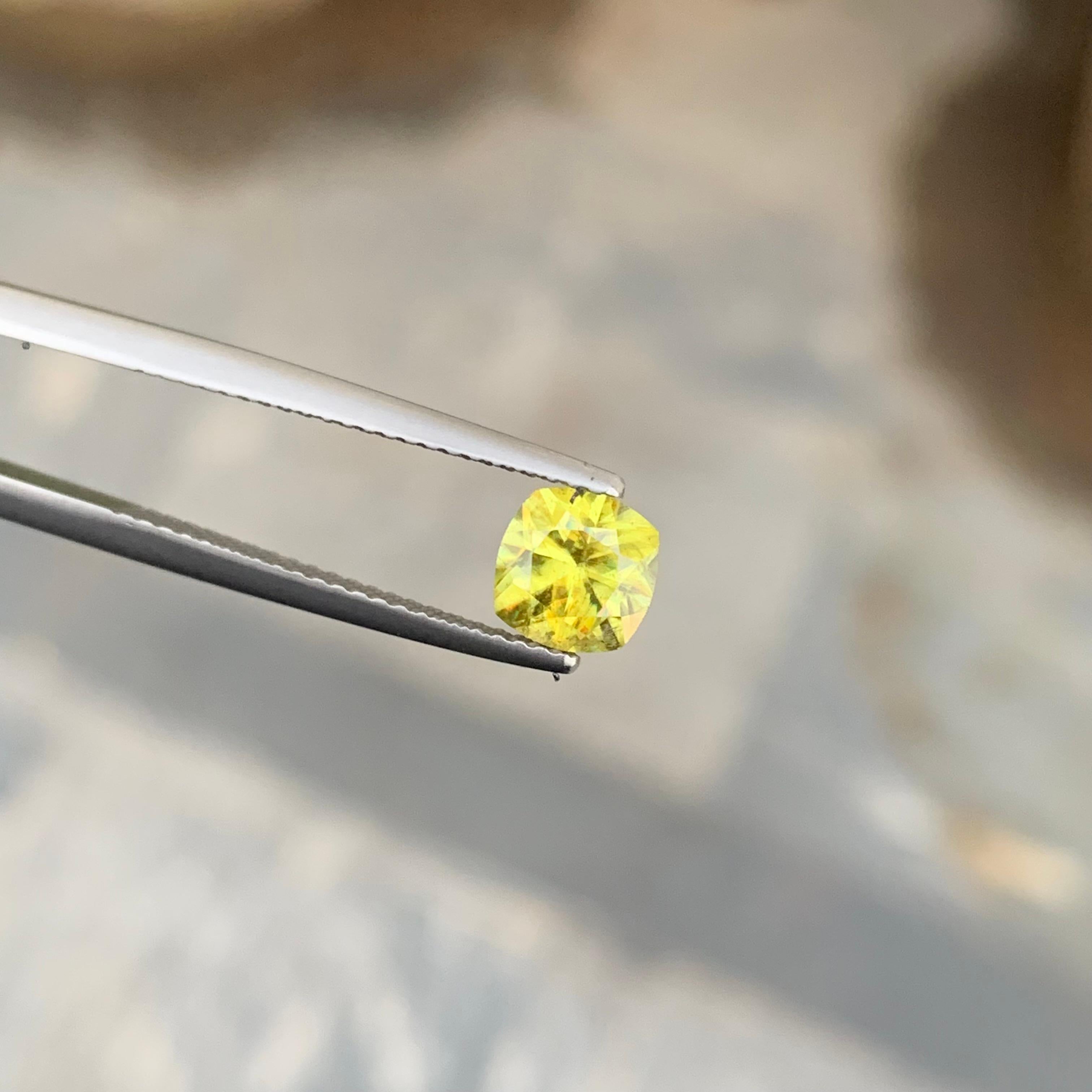 0.90 Carat Sparkling Loose Yellow Sphene Available for Jewelry Making For Sale 3