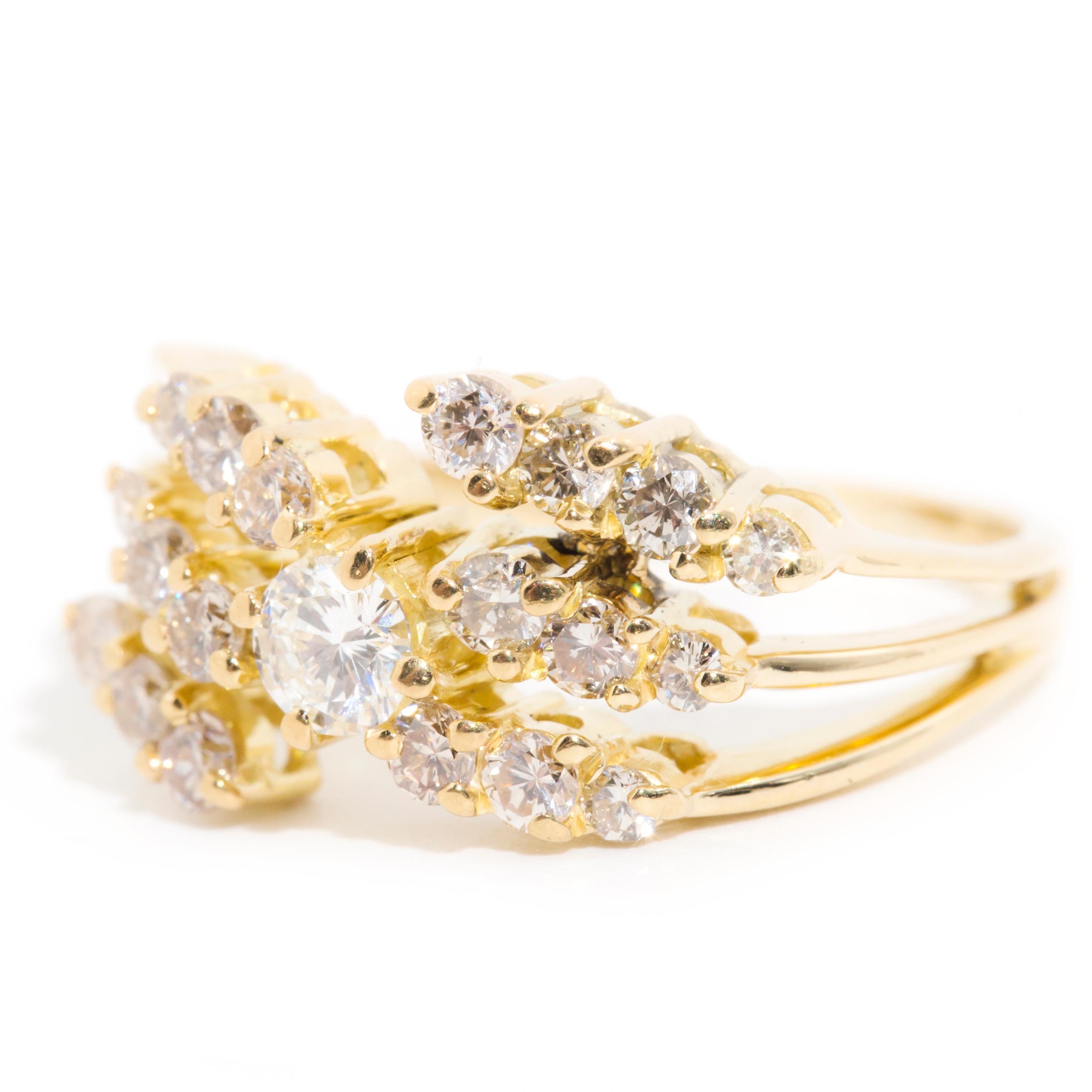0.90 Carats Round Brilliant Diamond Vintage Cluster Ring 18 Carat Yellow Gold In Good Condition In Hamilton, AU