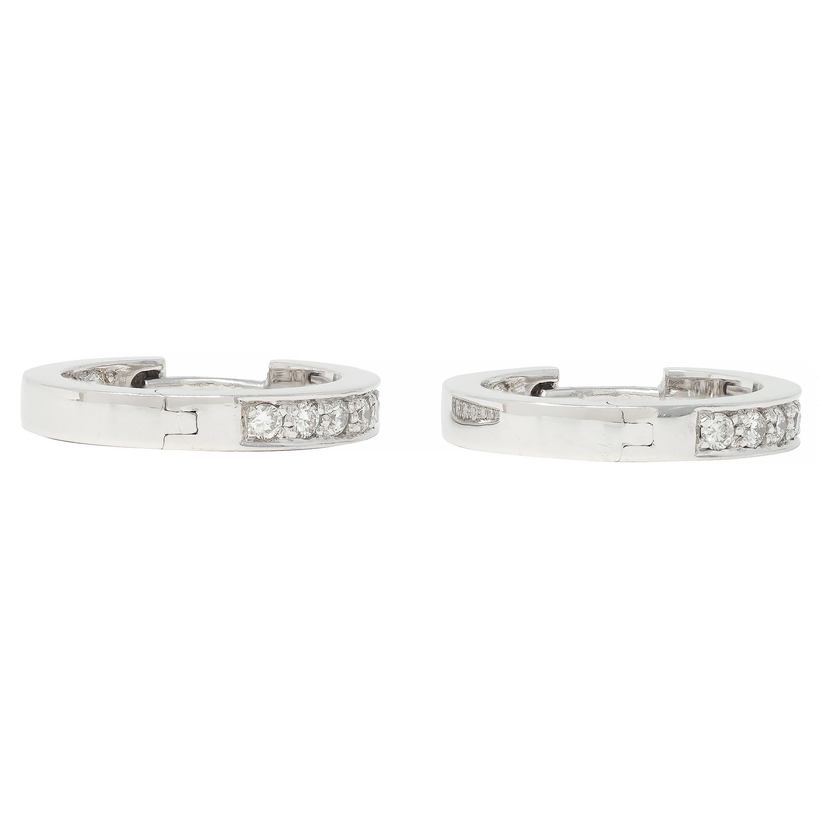 Orecchini a cerchio in oro bianco 18 carati con diamante 0,90 CTW, interno ed esterno 18 mm in vendita 1