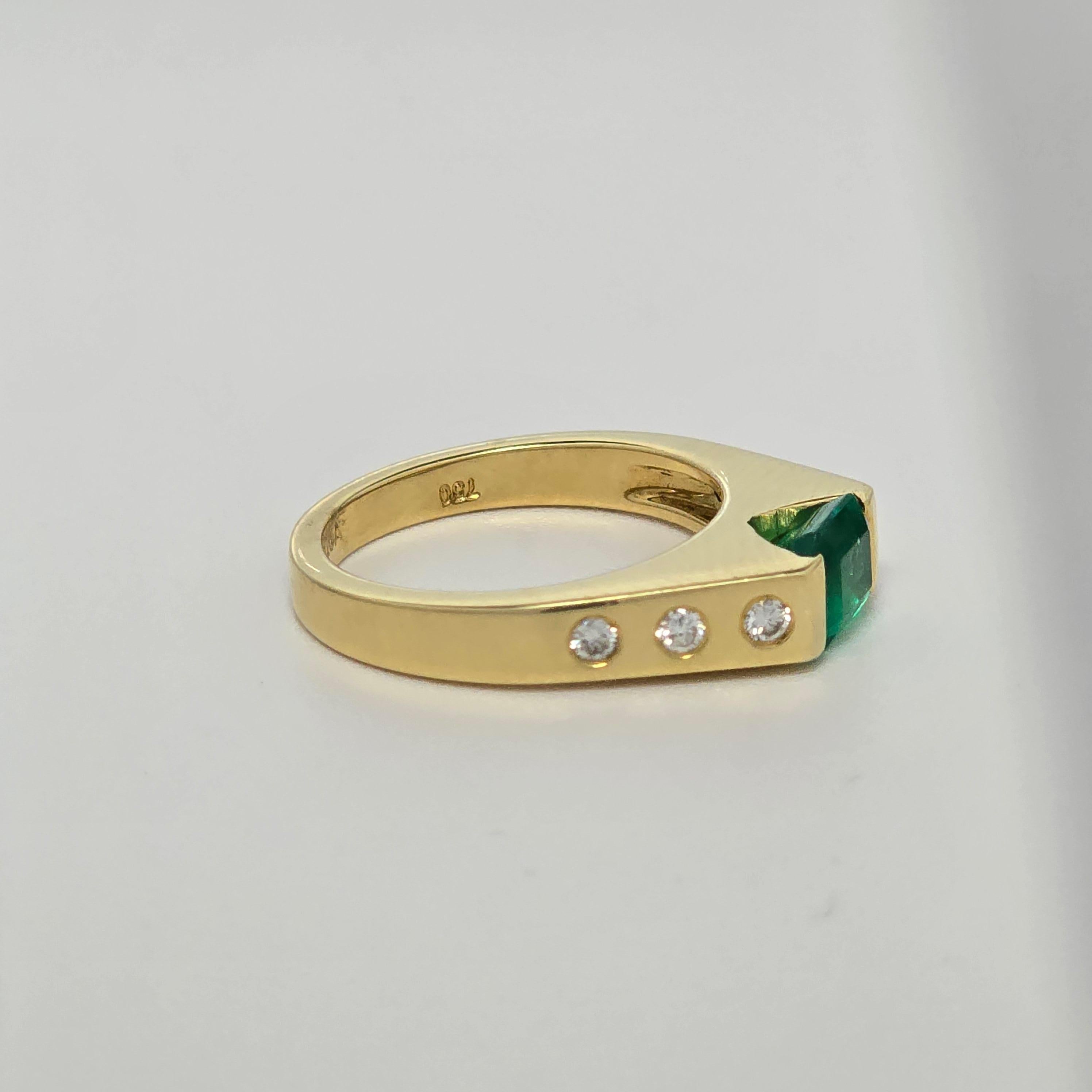 0.90 Diamante Esmeralda anillo moderno anillo unisex 18KT en Nuevo estado para la venta en Jupiter, FL