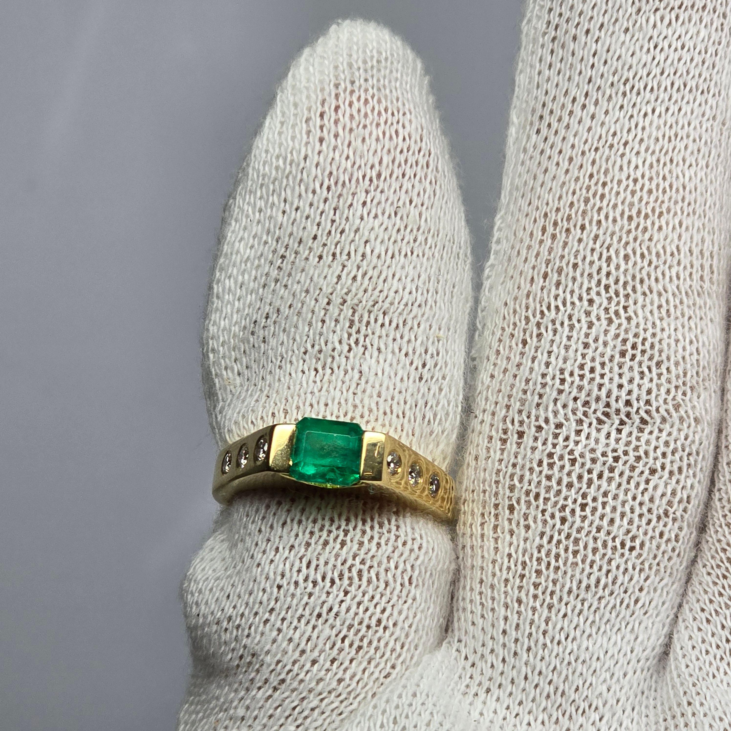 De los hombres 0.90 Diamante Esmeralda anillo moderno anillo unisex 18KT en venta