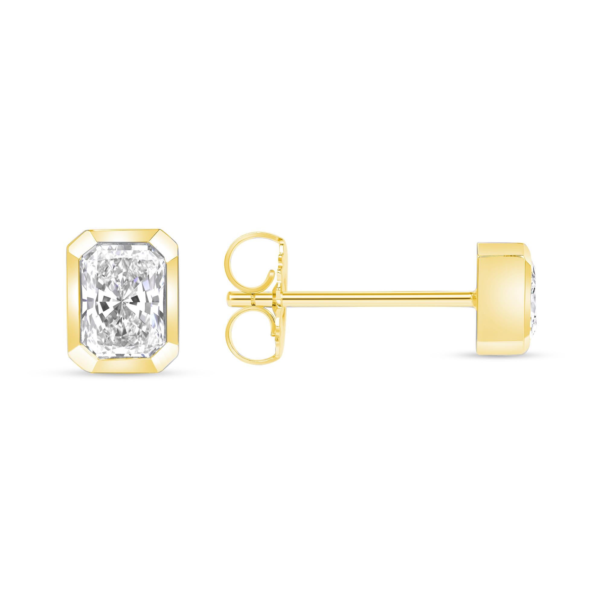 Modern 0.90 Tcw Radiant Diamond 18k Yellow Gold Stud Earring Bezel Set Handmade Earring For Sale