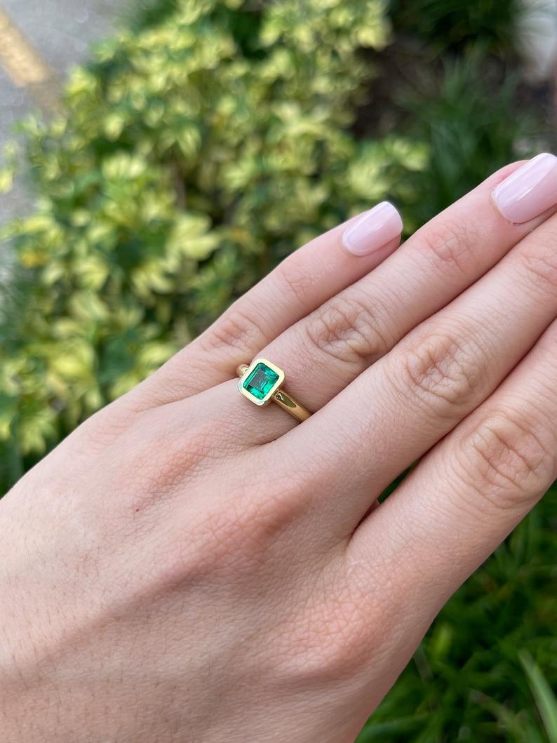 0,90 Karat 18K kolumbianischer Smaragd Solitär Ring - AAA Qualität 2