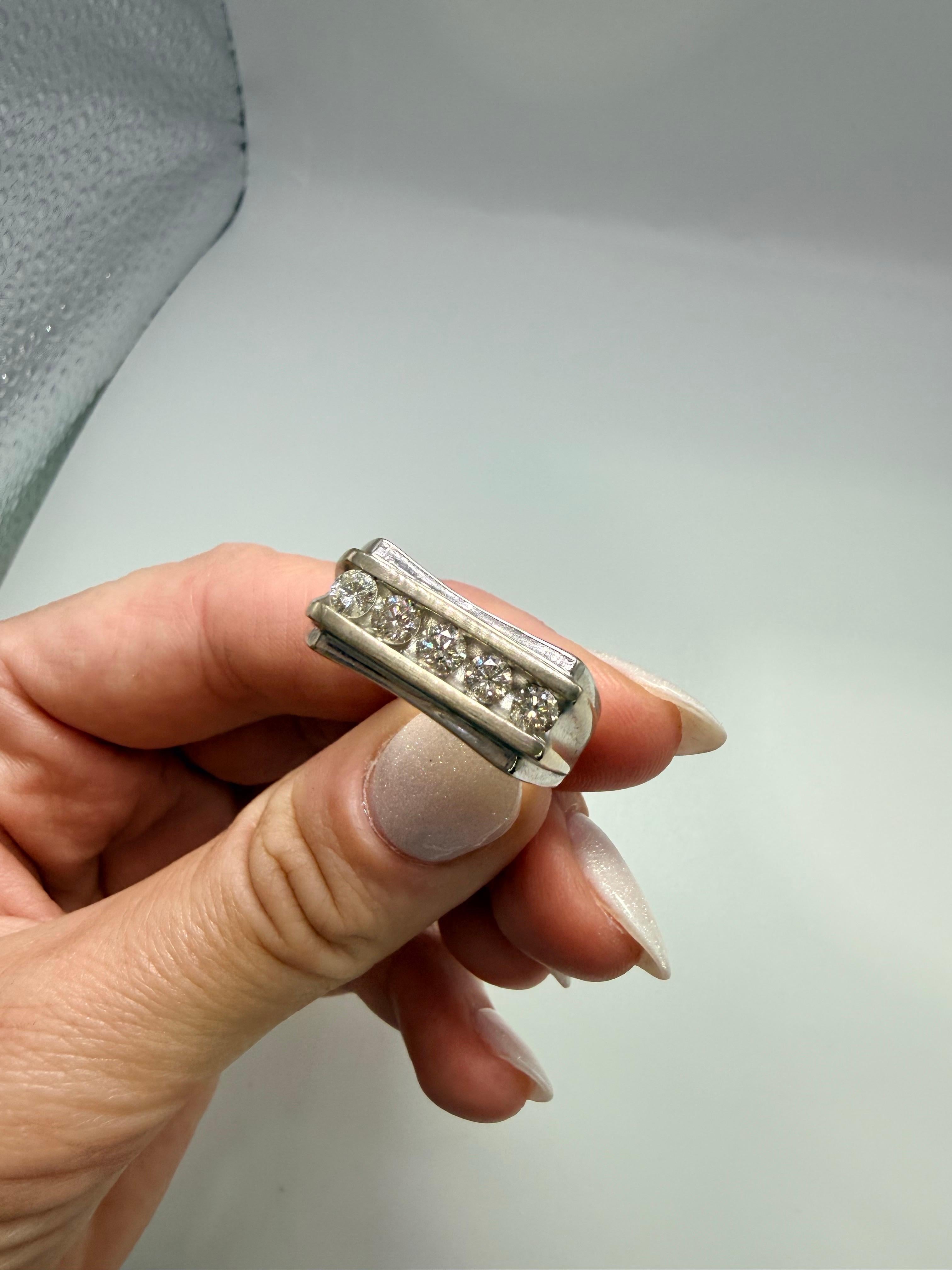 0,90ct Diamant Ehering 14kt Gold im Zustand „Hervorragend“ im Angebot in Boca Raton, FL