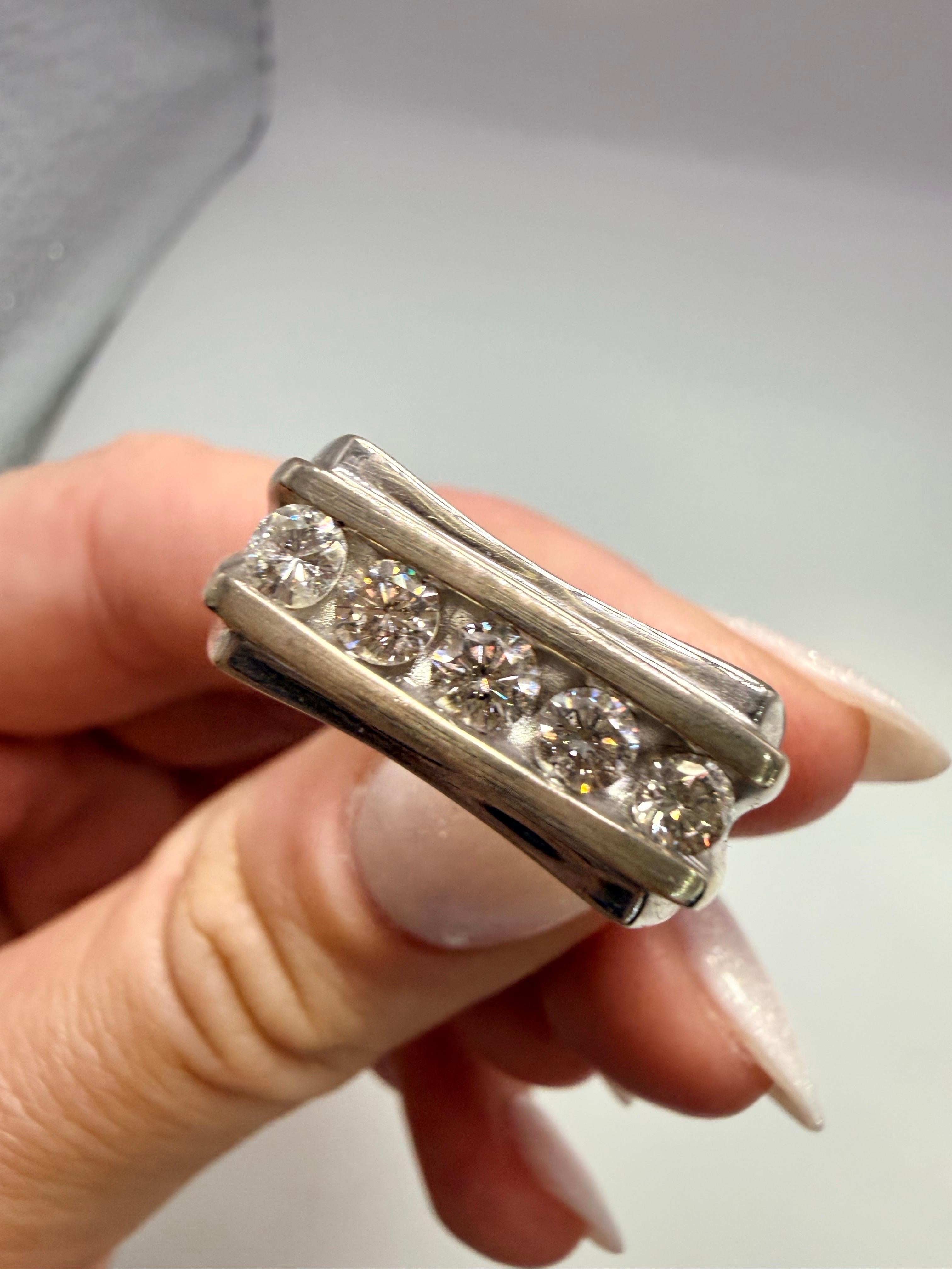 0,90ct Diamant Ehering 14kt Gold für Damen oder Herren im Angebot