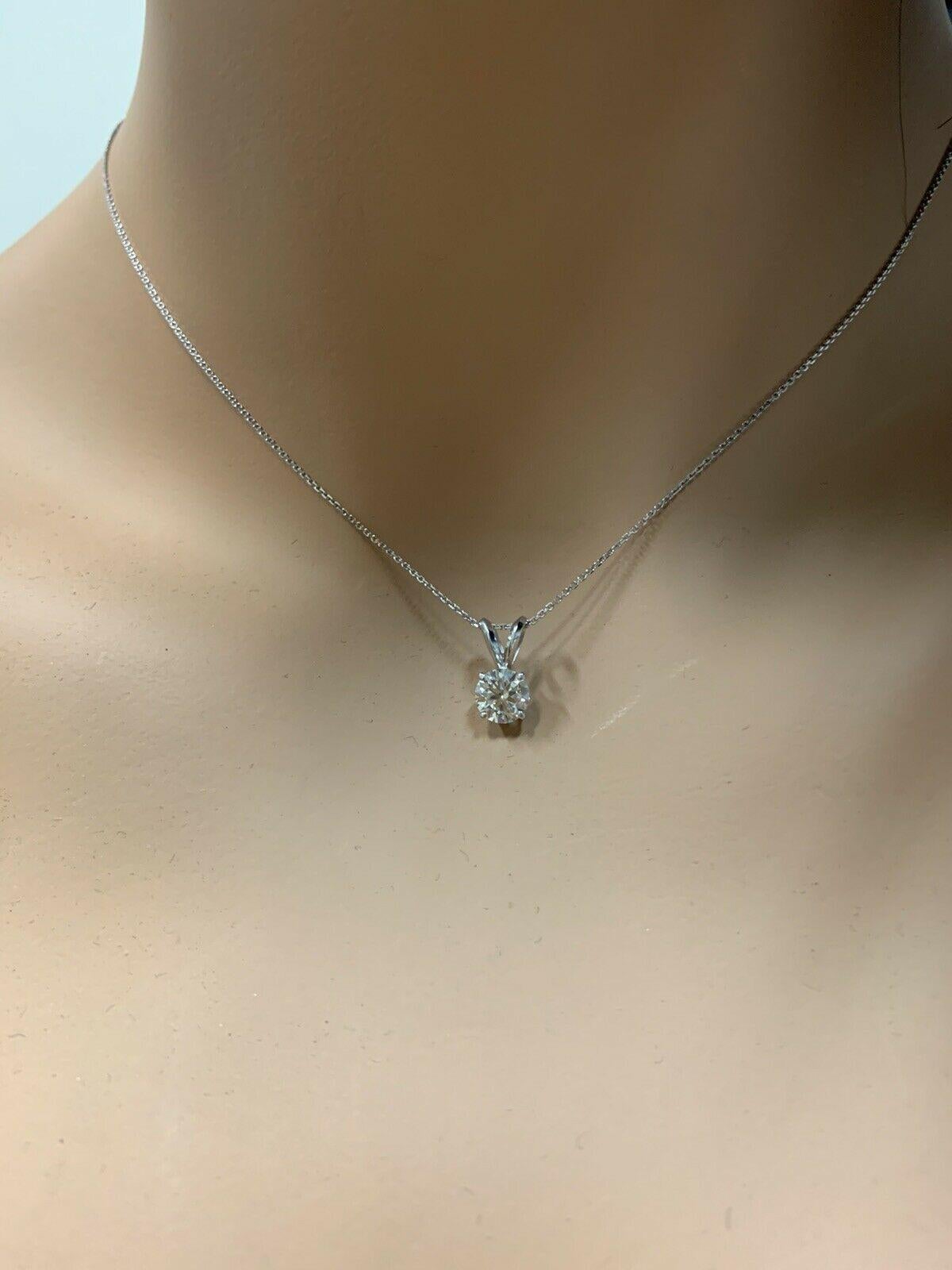 Women's 0.90ct Natural Diamond 14K Solid White Gold Necklace Pendant For Sale