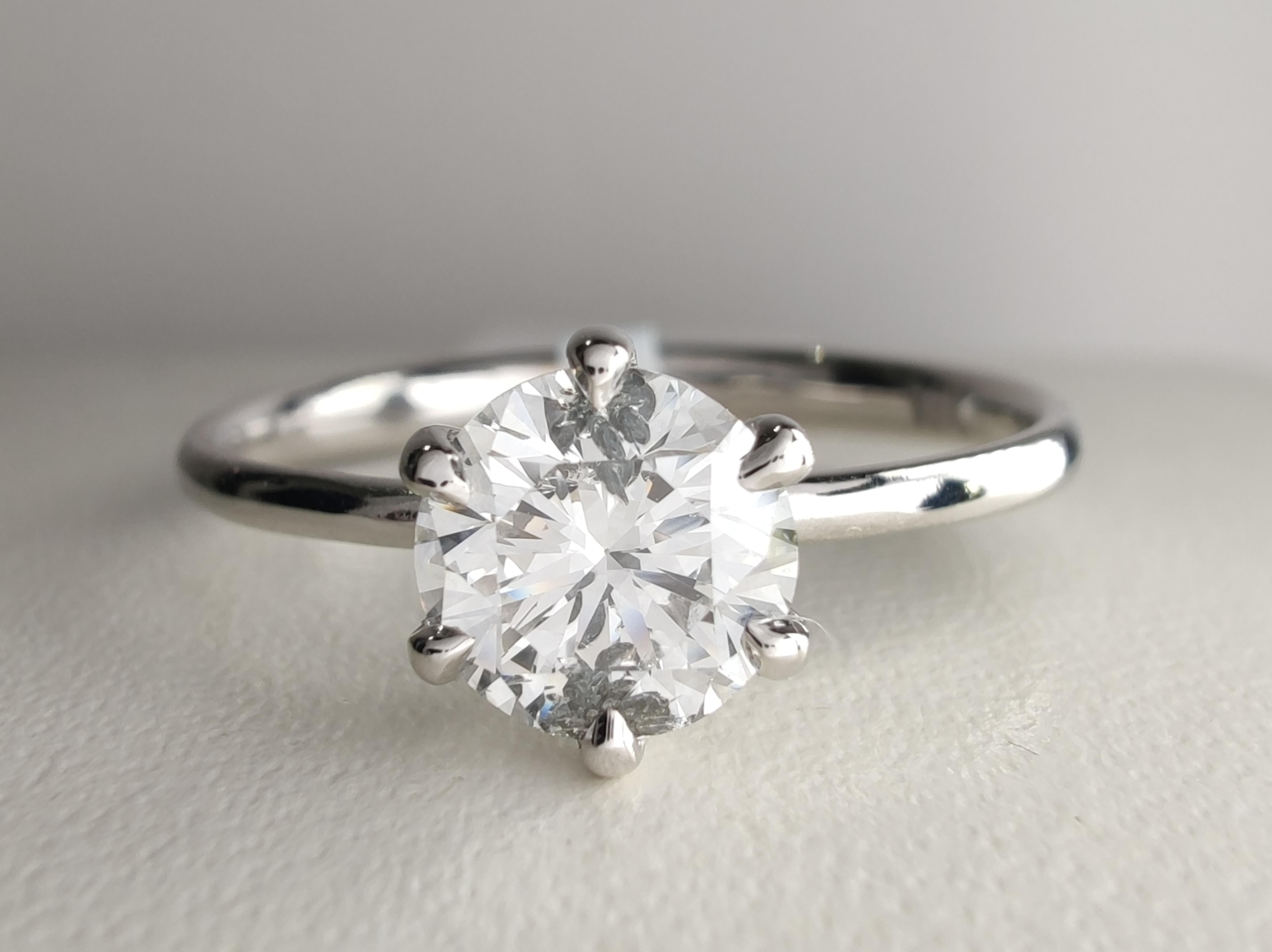 0.90ct Natural Diamond Engagement Ring 18K White Gold IGI Certified gift for her For Sale 7