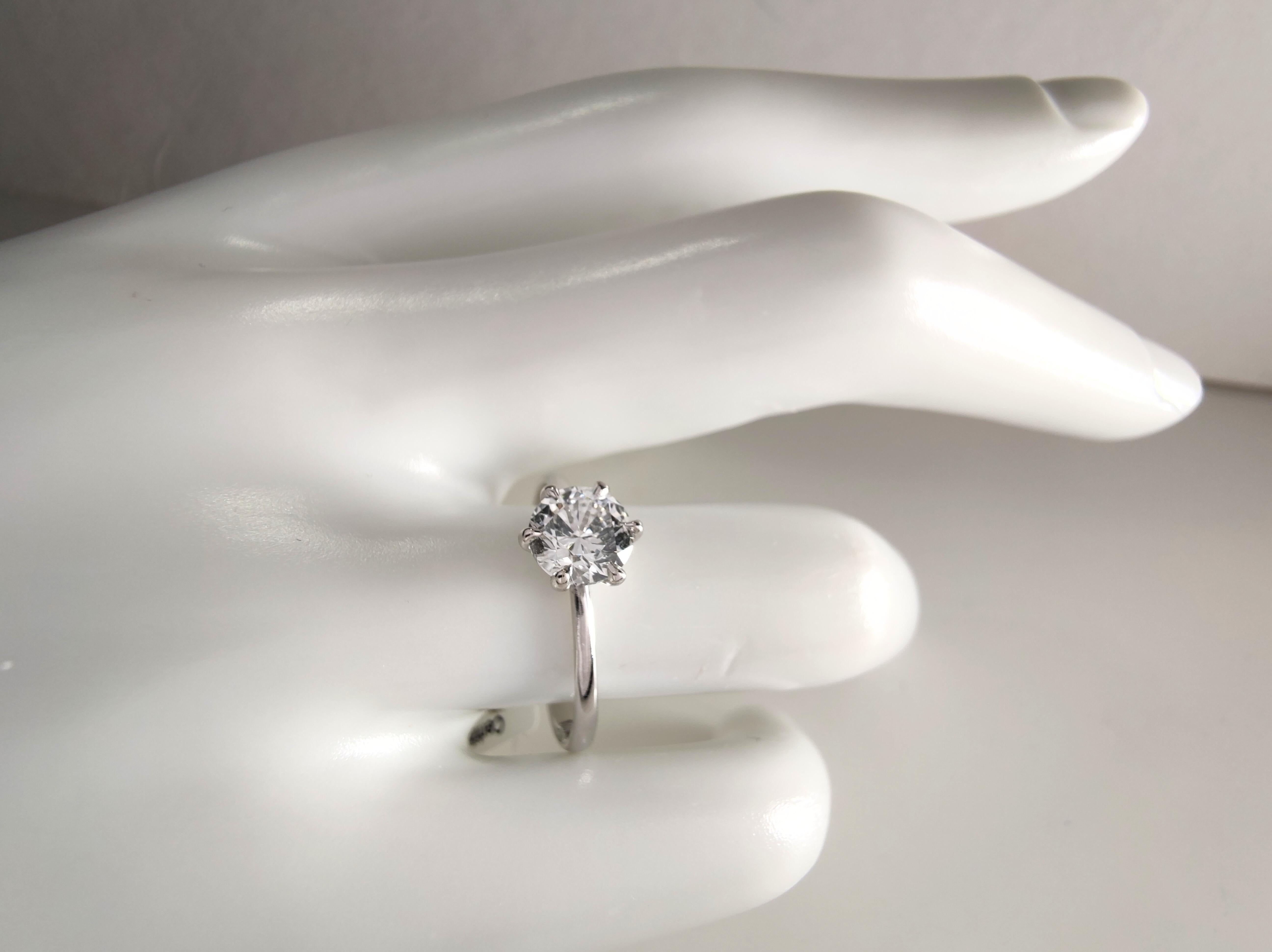 Contemporary 0.90ct Natural Diamond Engagement Ring 18K White Gold IGI Certified gift for her For Sale