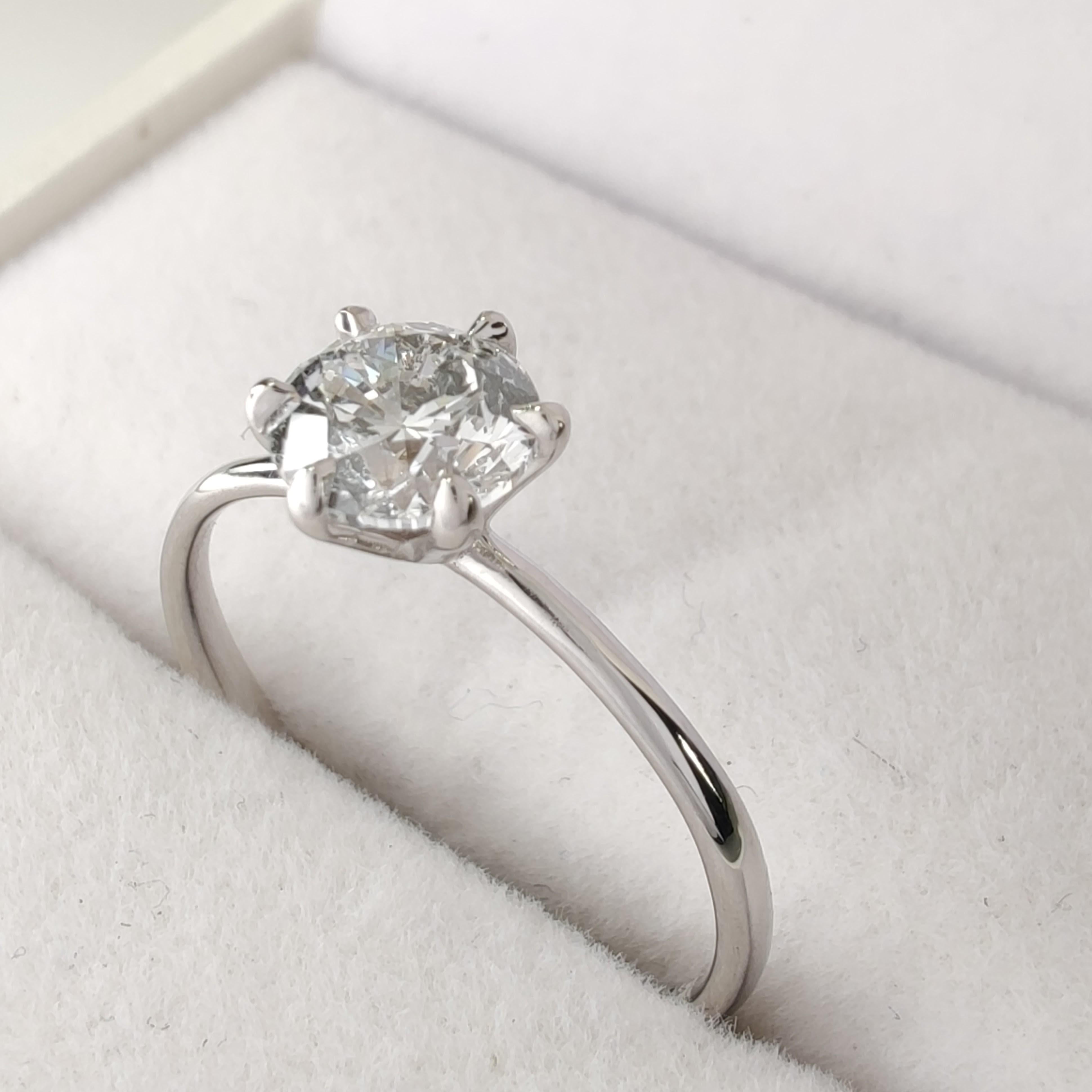 Women's 0.90ct Natural Diamond Engagement Ring 18K White Gold IGI Certified gift for her For Sale