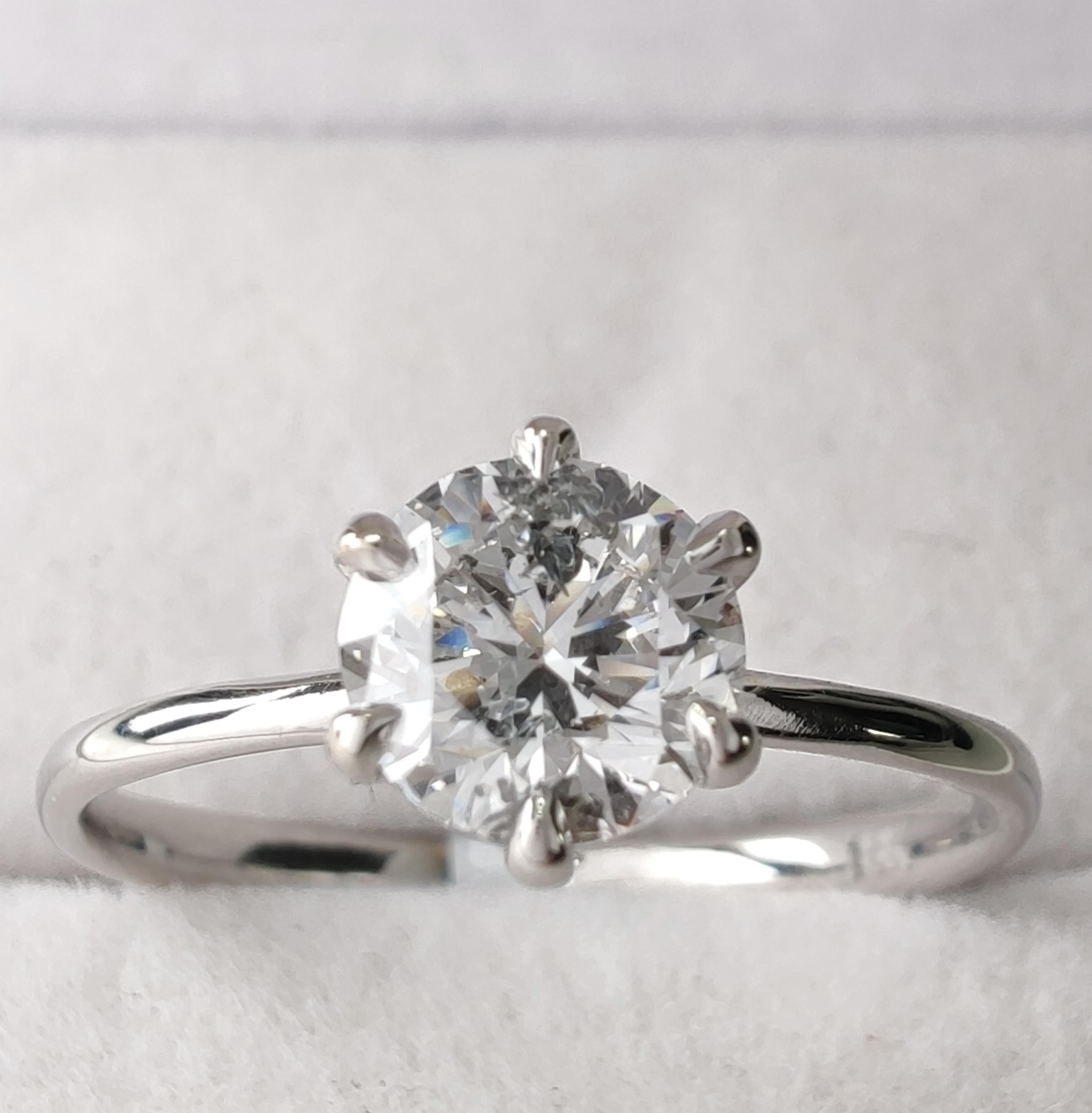 0.90ct Natural Diamond Engagement Ring 18K White Gold IGI Certified gift for her For Sale 1