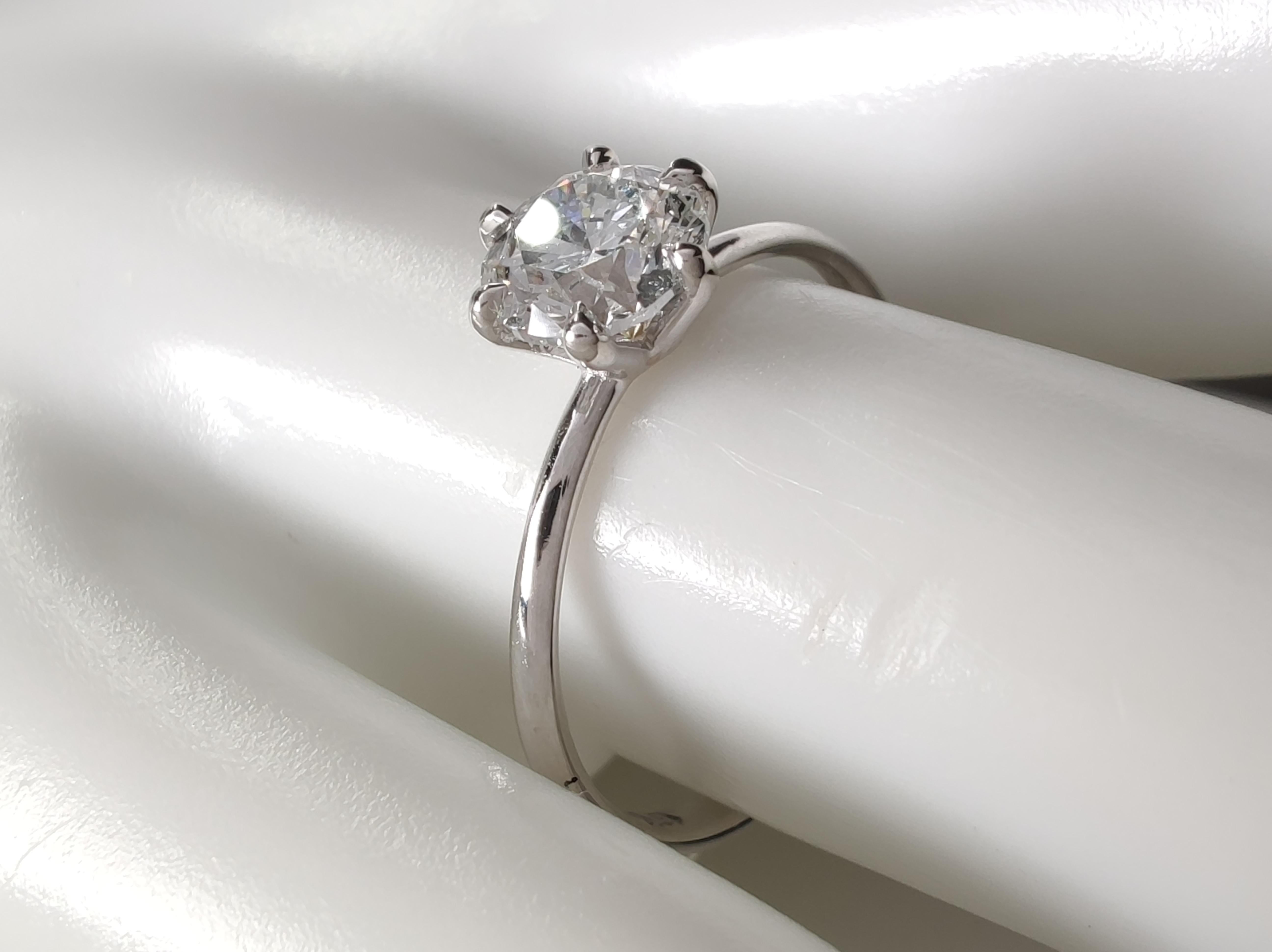 0.90ct Natural Diamond Engagement Ring 18K White Gold IGI Certified gift for her For Sale 3