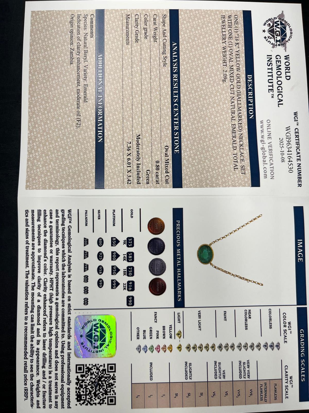 Pendentif en or jaune 18 carats serti d'une émeraude ovale naturelle de 0,90 carat Pour femmes en vente