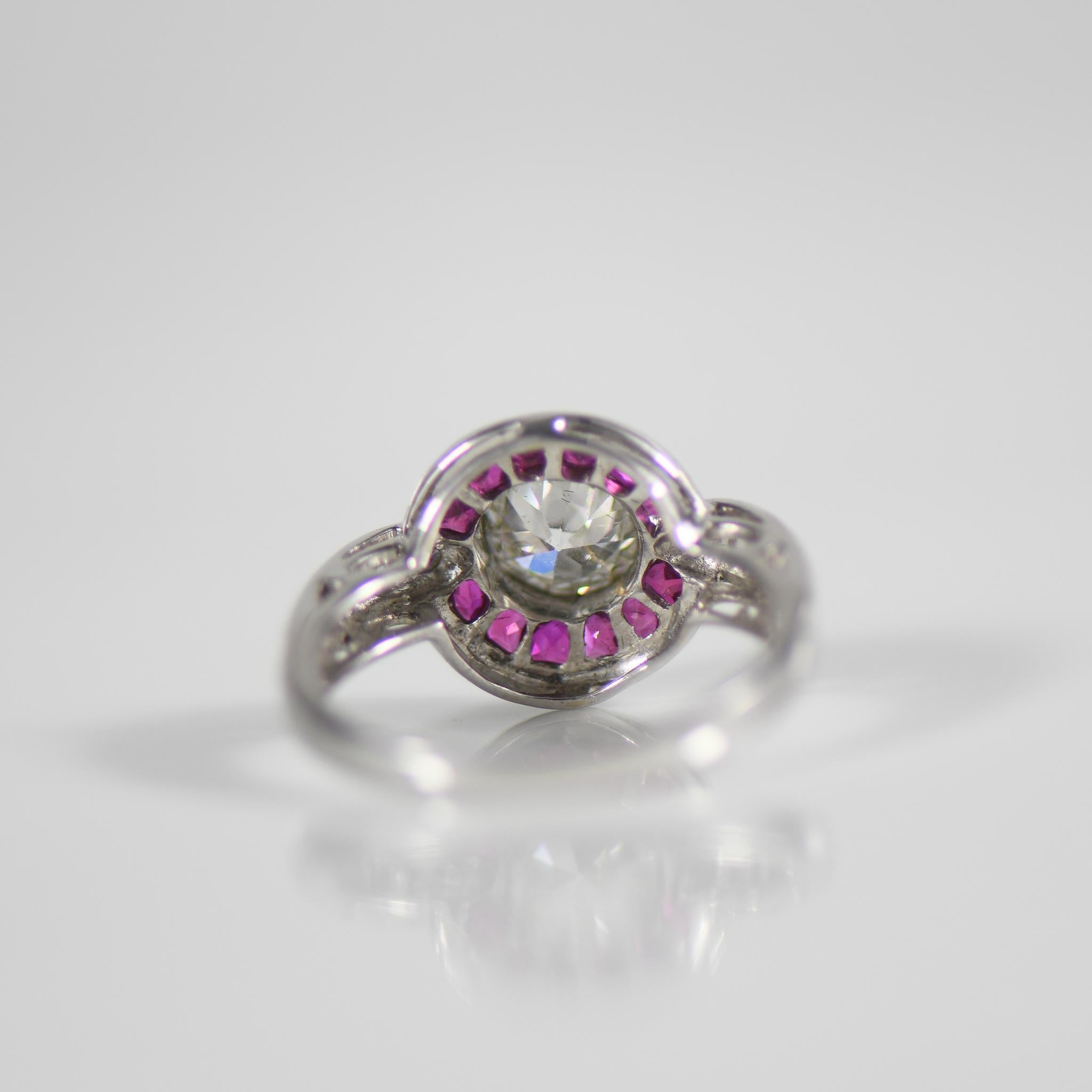 0,90ct Old European Cut Diamant & Französisch Cut Rubin Art Deco inspiriert 18K Ring (Französischer Schliff) im Angebot