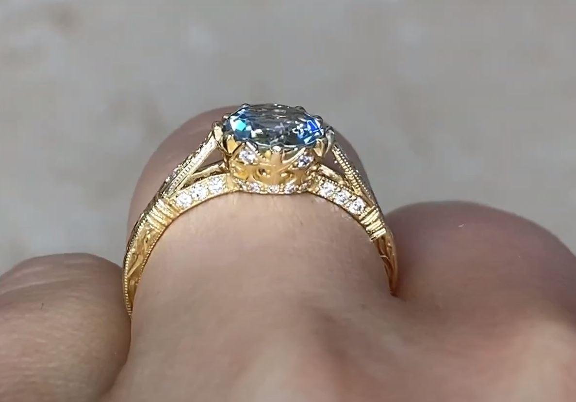 0.90ct Round Cut Natural Aquamarine Engagement Ring, 18k Yellow Gold In Excellent Condition For Sale In New York, NY