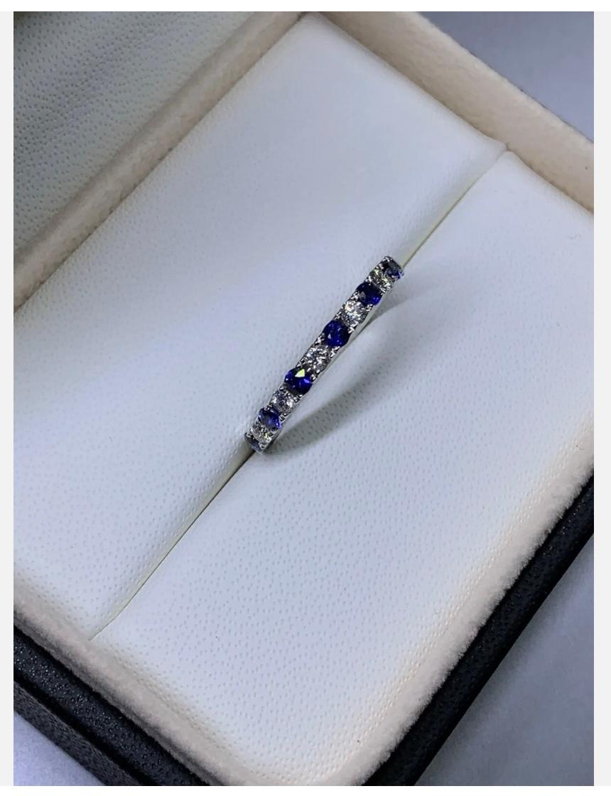 Bague de fiançailles solitaire d'éternité en platine avec saphir de 0,90 carat et diamants Unisexe en vente
