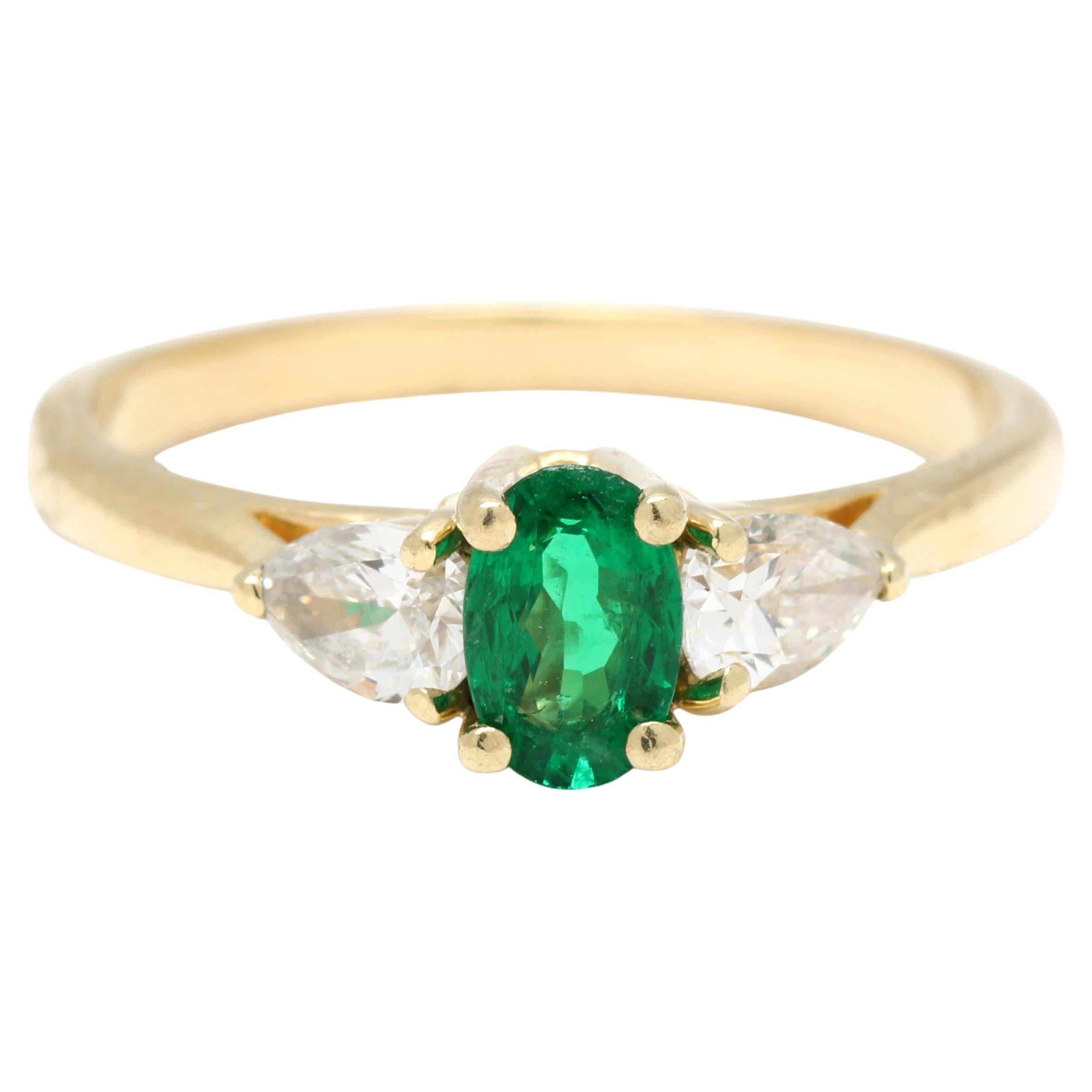 Anello a tre pietre con diamante e smeraldo da 0,90 carati, oro giallo 18 carati, misura 6,75
