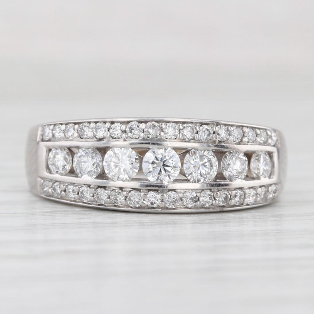 0.90ctw Diamond Anniversary Wedding Band 14k White Gold Size 8.5 Bon état - En vente à McLeansville, NC