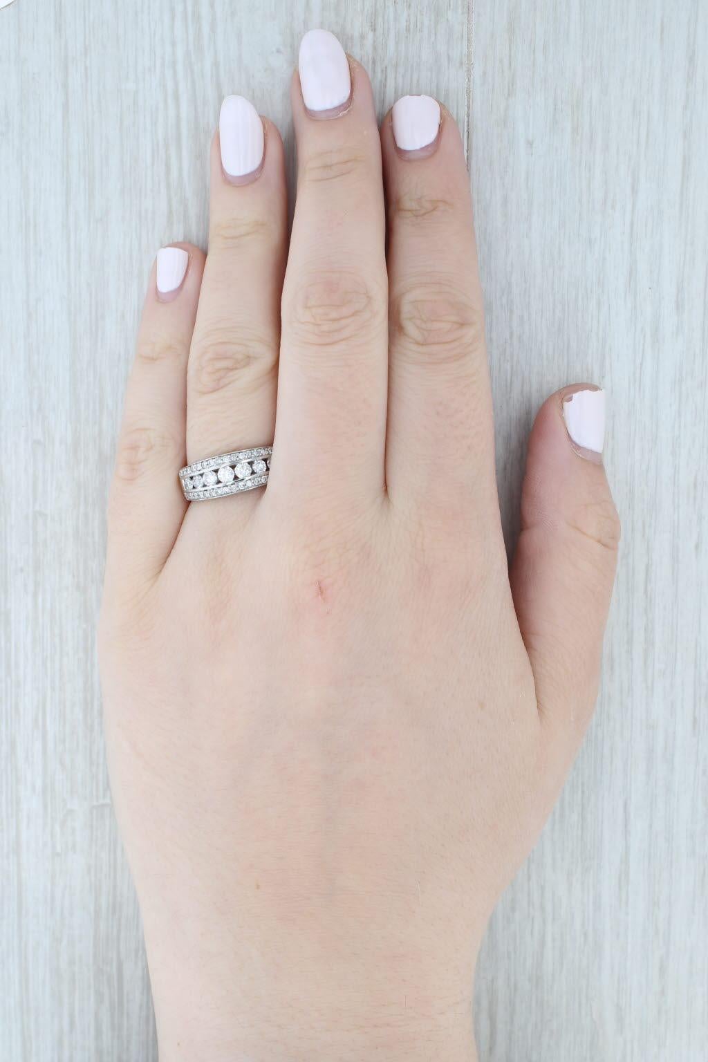 0.90ctw Diamond Anniversary Wedding Band 14k White Gold Size 8.5 en vente 3
