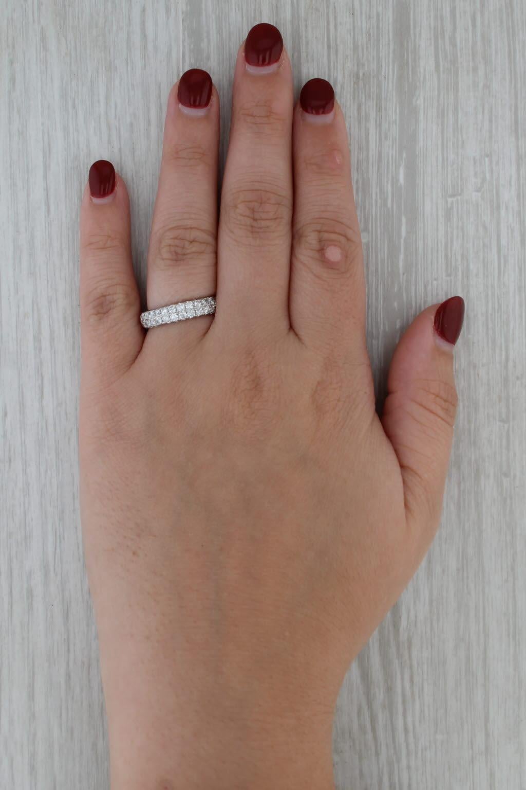 0.90ctw Diamond Wedding Anniversary Band 14k White Gold Size 7 Stackable Ring in vendita 4