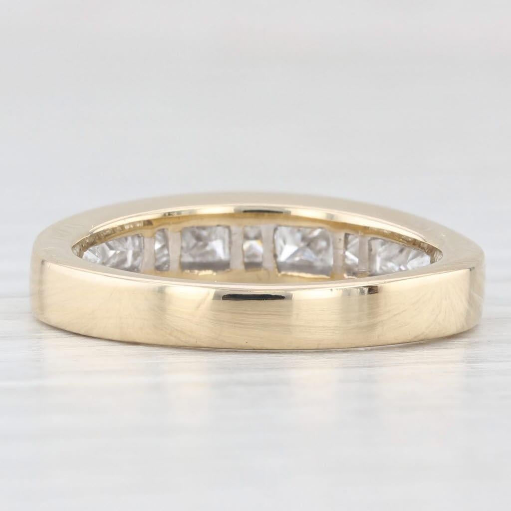 Taglio princess Fascia nuziale con diamante da 0,90 ct. in oro giallo 14k Misura 7 Anello anniversario impilabile in vendita