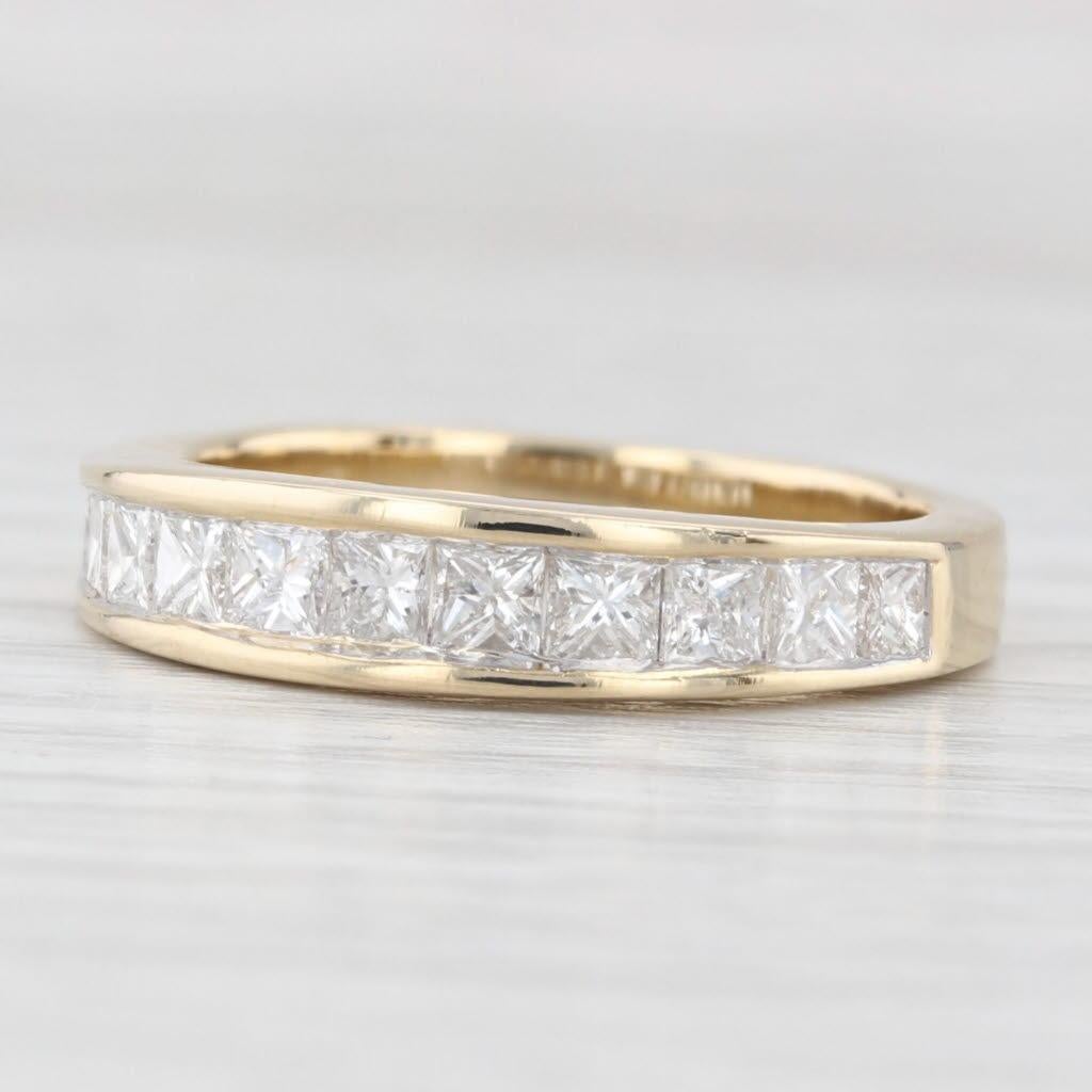 Fascia nuziale con diamante da 0,90 ct. in oro giallo 14k Misura 7 Anello anniversario impilabile in vendita 1